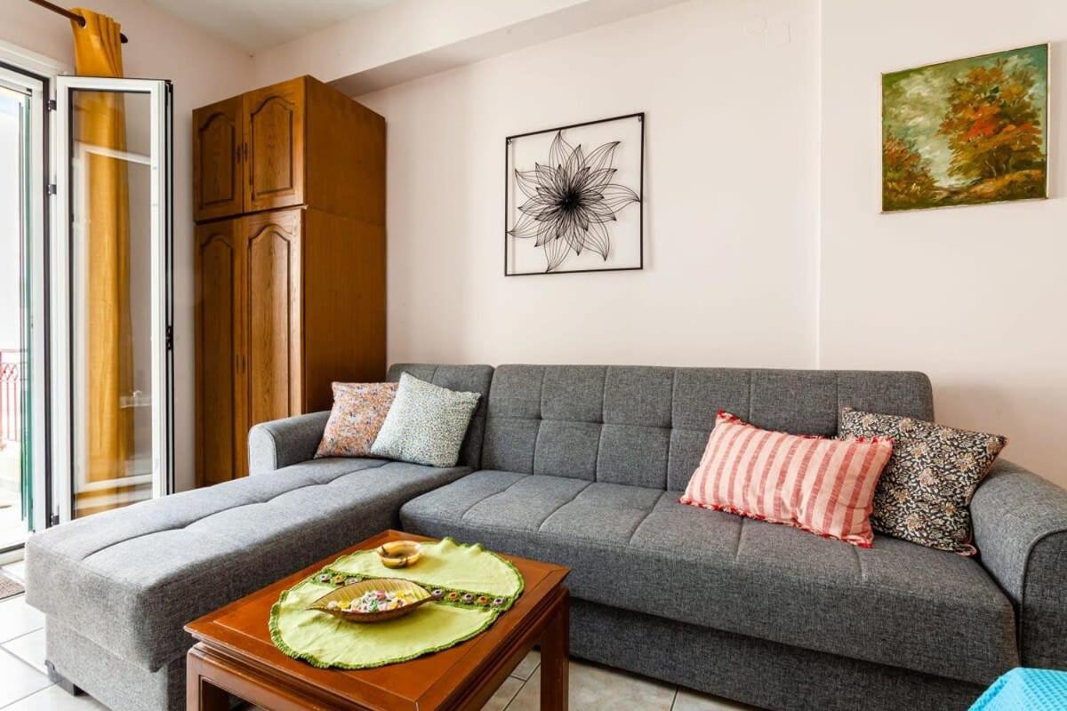 Kalamata City Nest - Central & Cozy Hideout photo 4