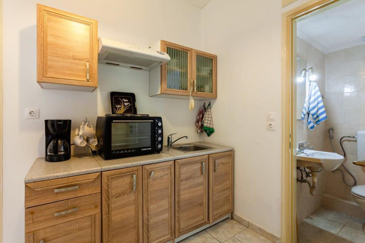 Kalamata City Nest - Central & Cozy Hideout photo 5