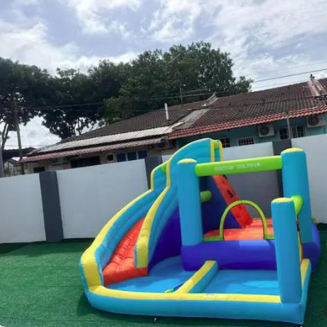Kulai landed corner lot+kids pool+ mini waterpark photo 1