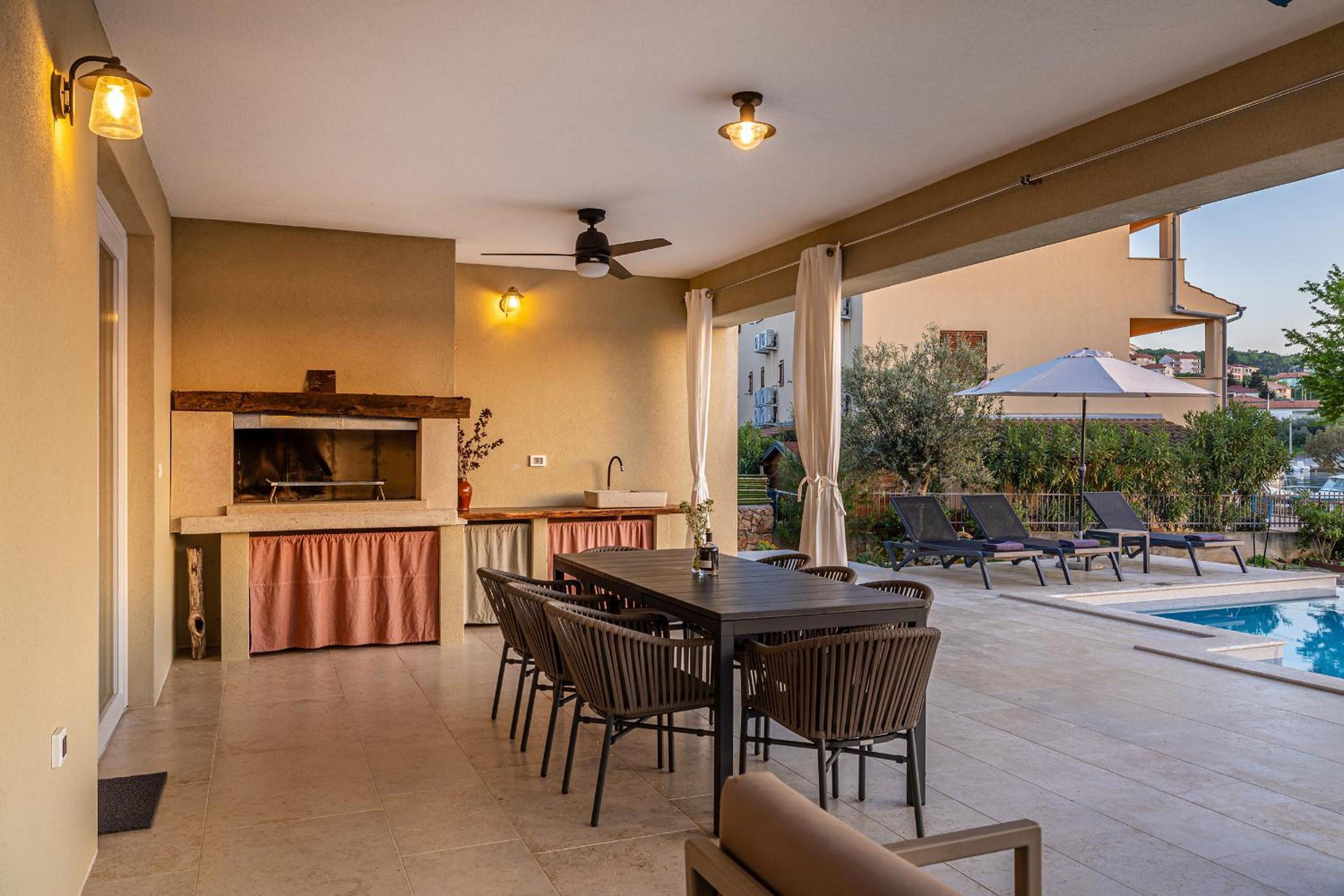 Villa BEACHFRONT