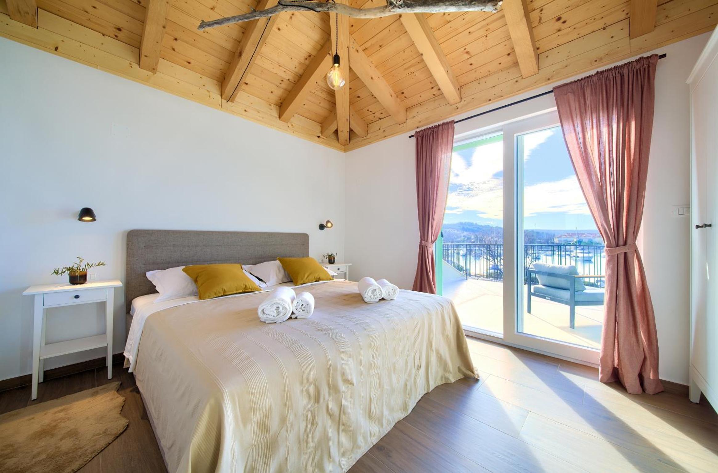 Villa BEACHFRONT