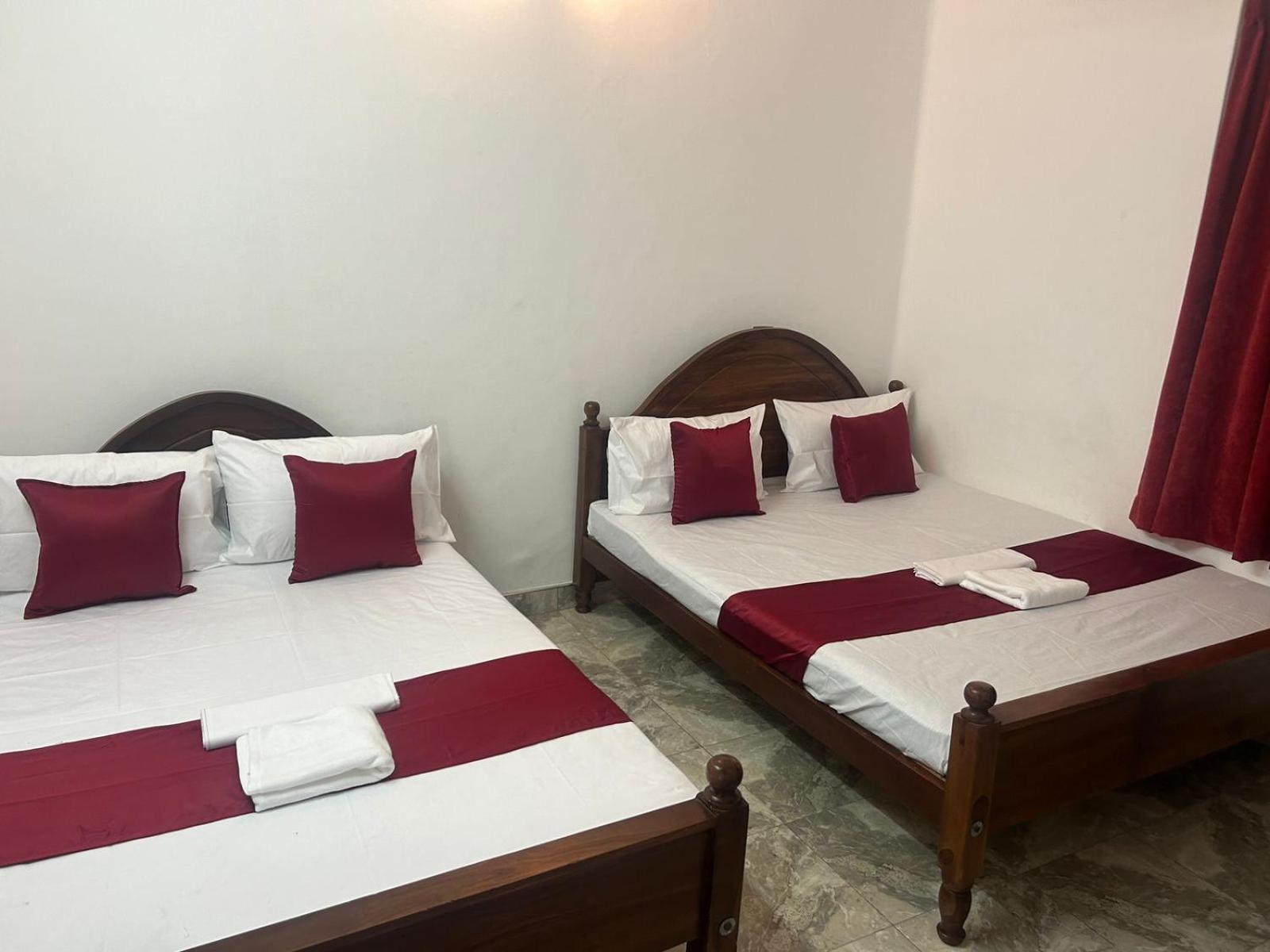 MercuryFM 109 Guest House - Jaffna Temple road 77 view 5