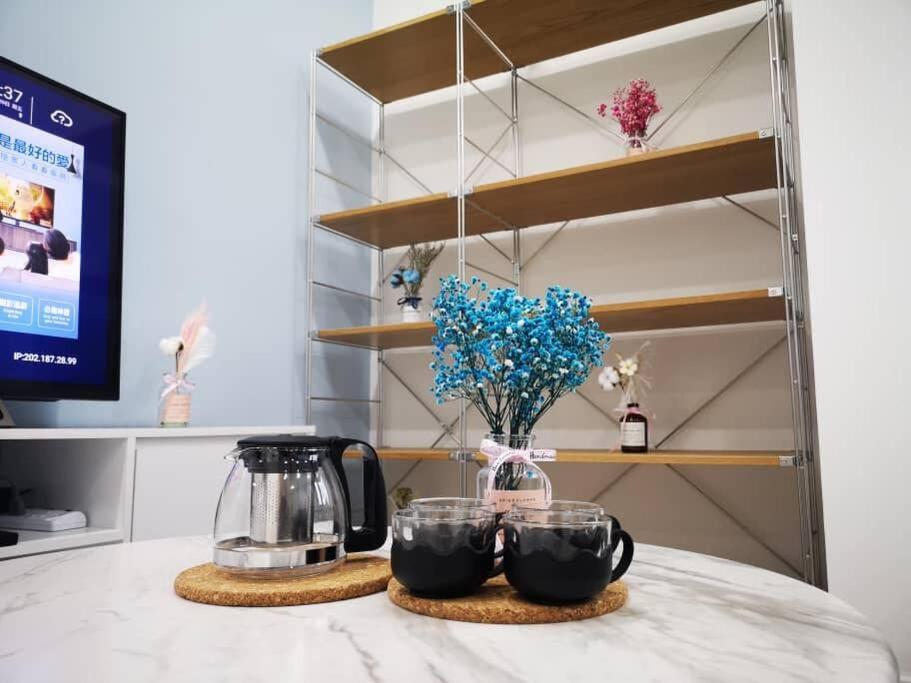 Arcoris Mont Kiara 23#Main Street Walking Distance#Sunway 163#2 Bedroom Balcony 2-4Pax