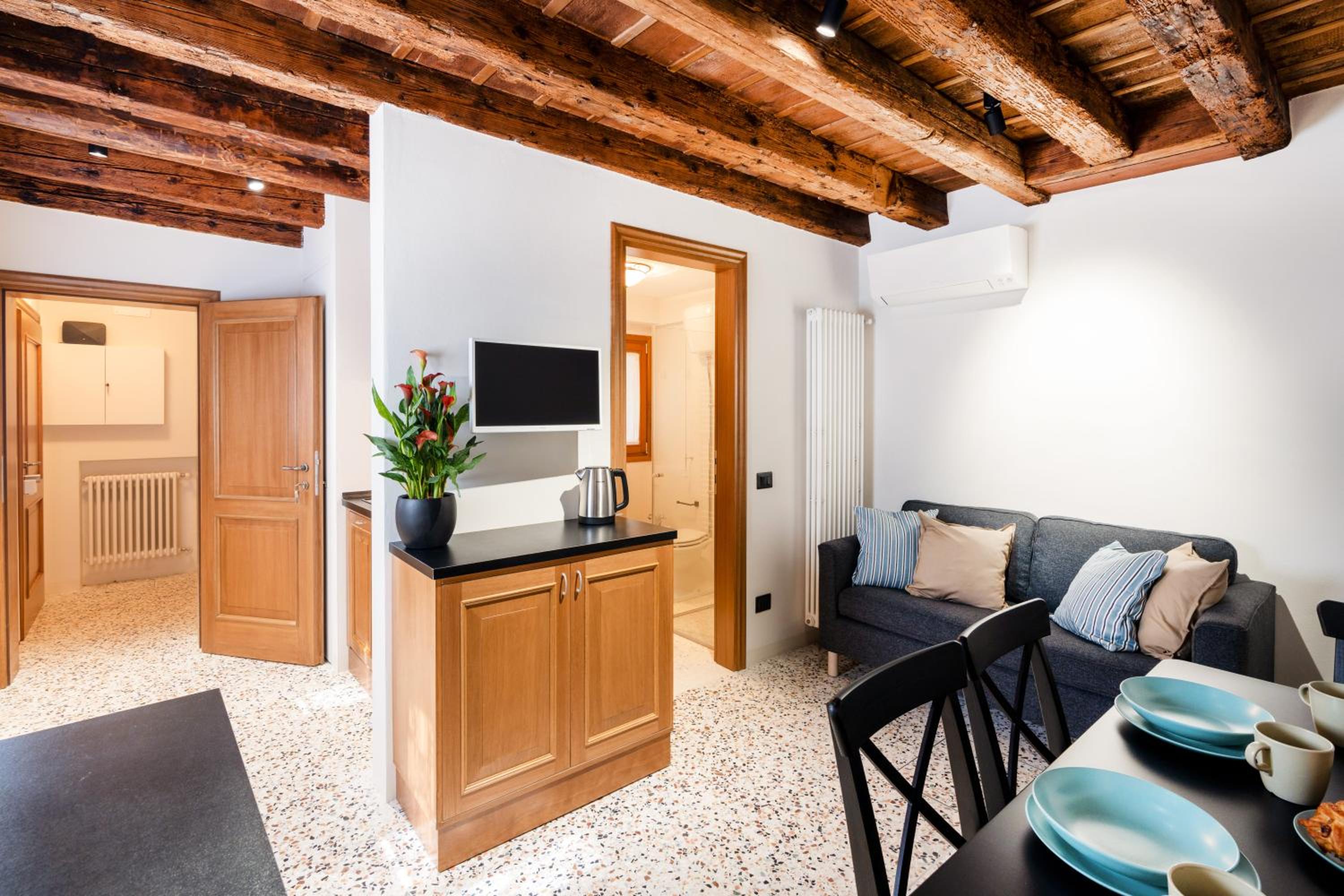 5 minuti da Rialto, intera palazzina Veneziana