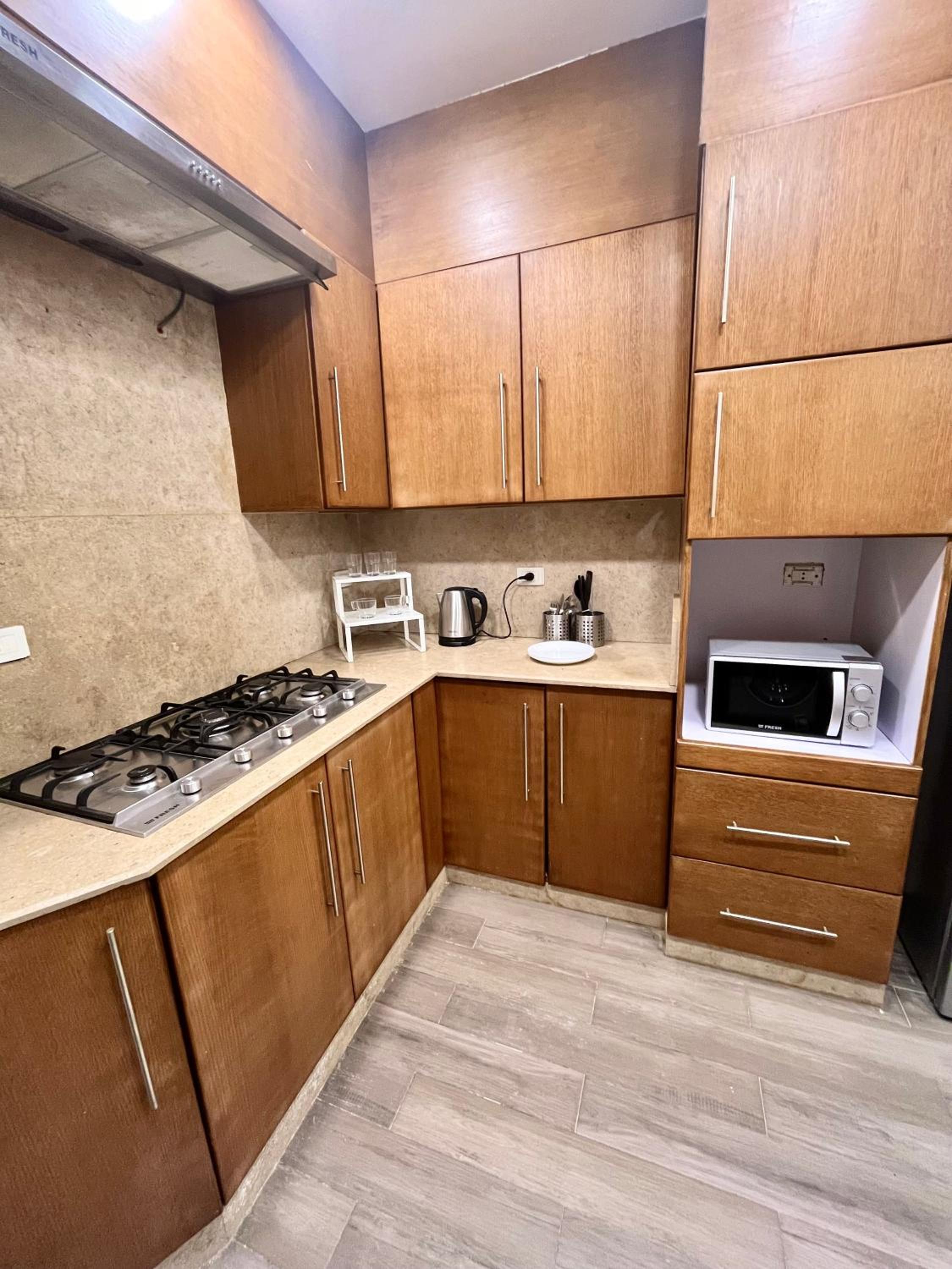 Boho Westown Apartment with Garden Families only