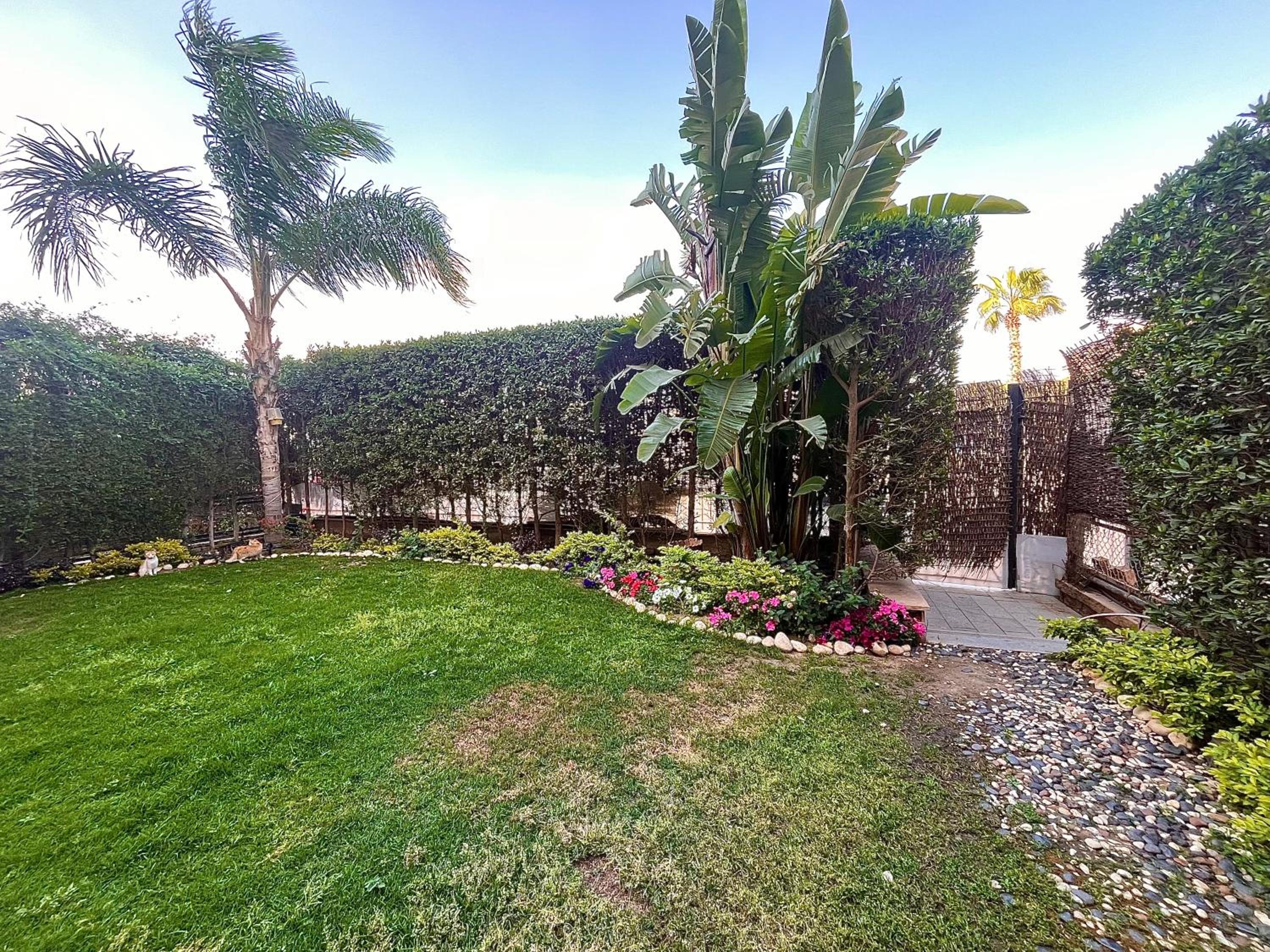 Boho Westown Apartment with Garden Families only