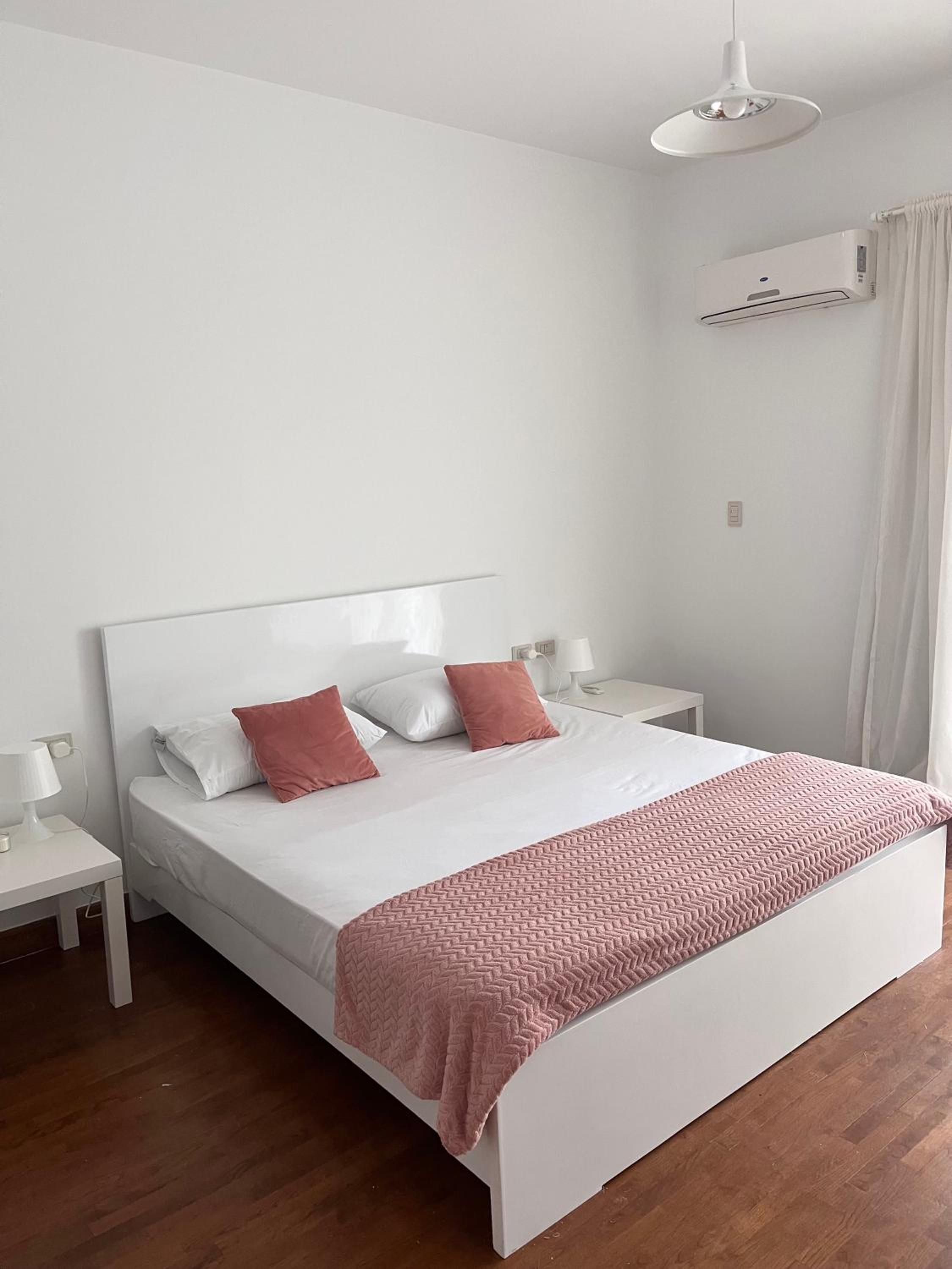 Boho Westown Apartment with Garden Families only