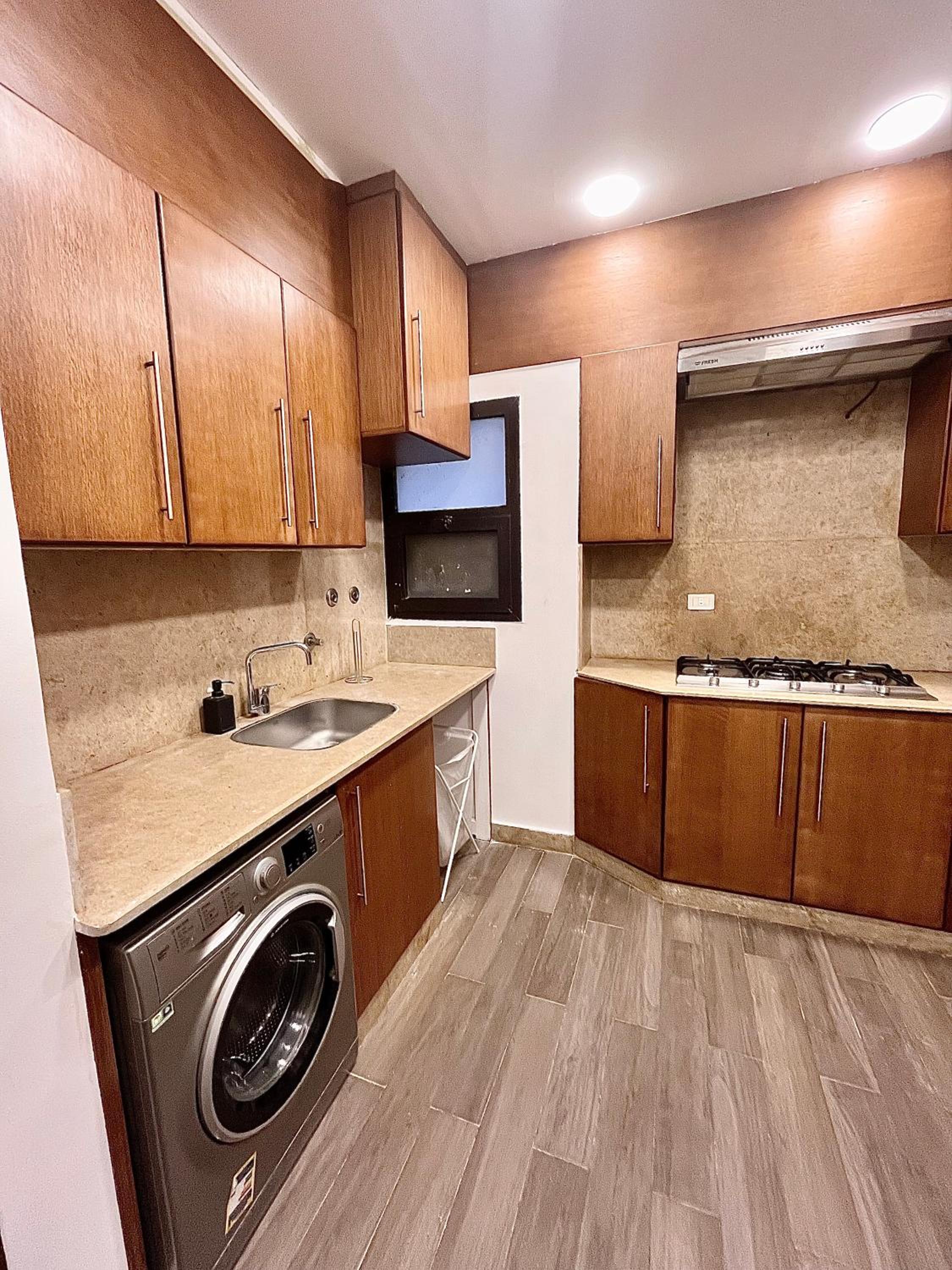 Boho Westown Apartment with Garden Families only