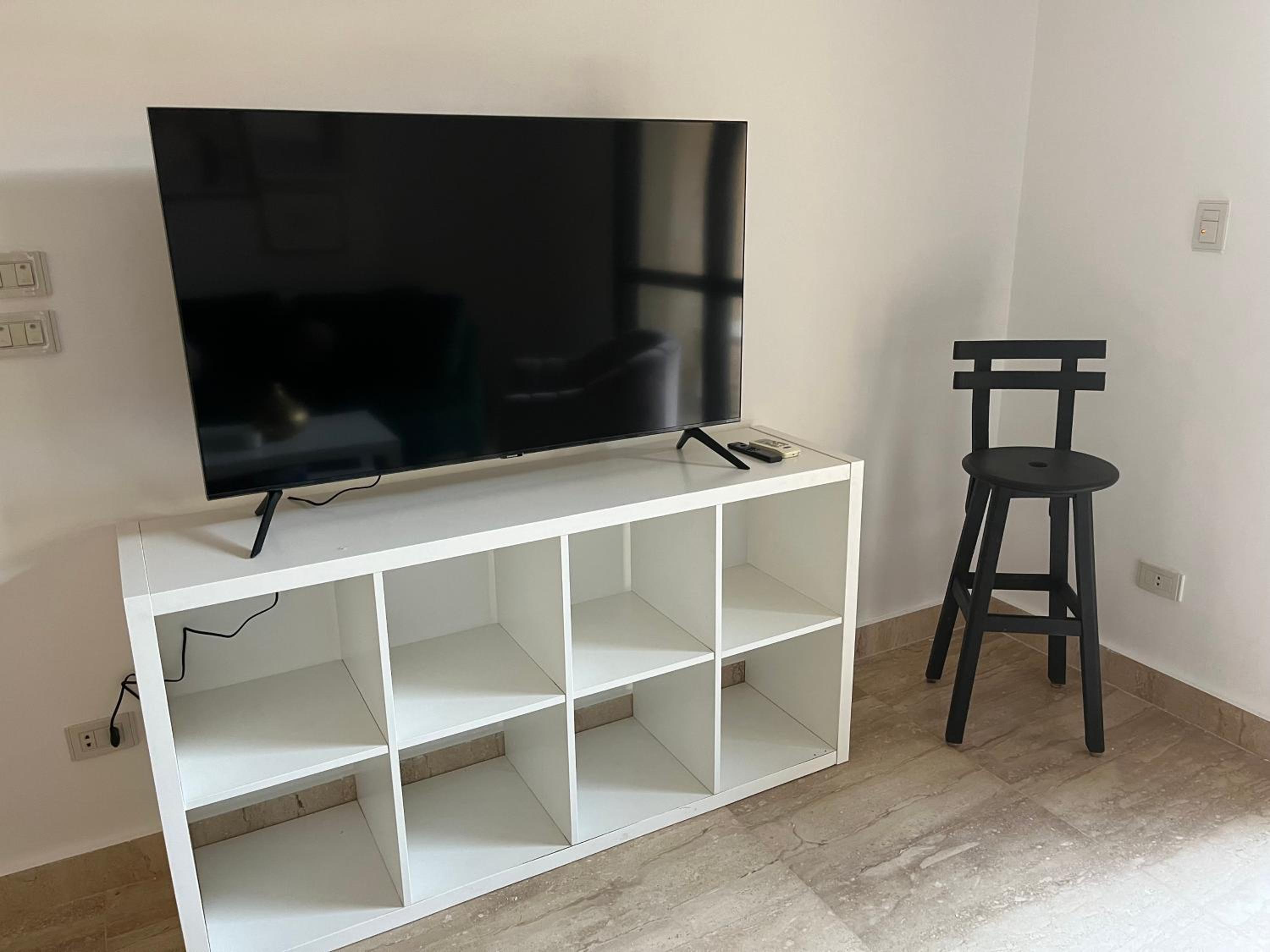 Boho Westown Apartment with Garden Families only
