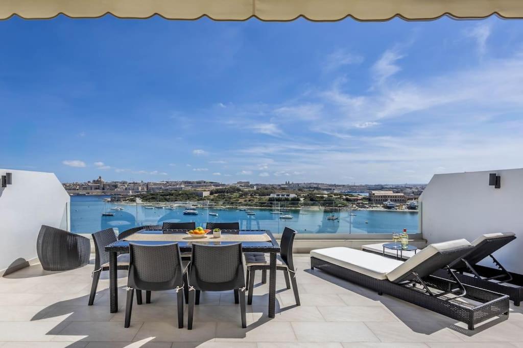 Modern 3 Bedrooms Penthouse With A Breathtaking Valletta View view 3
