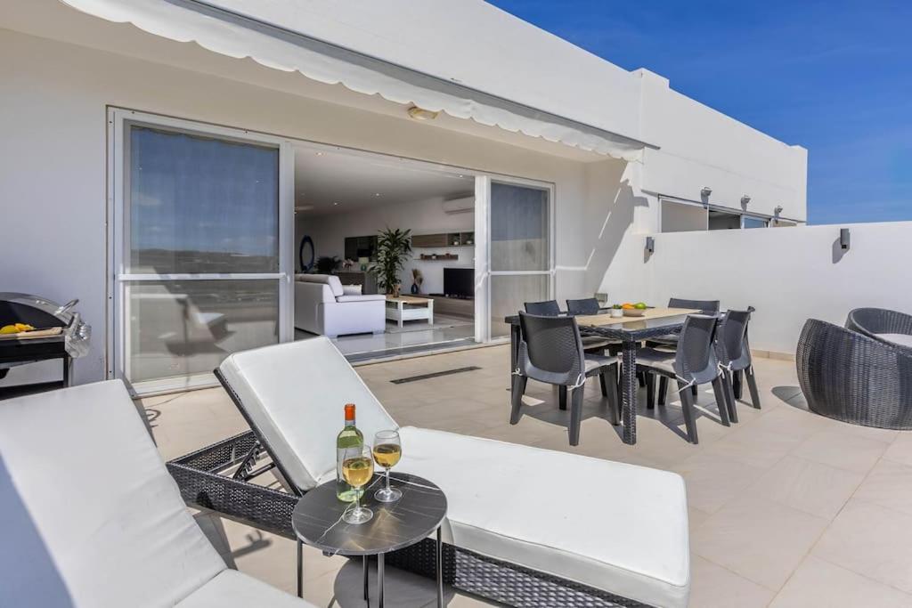 Modern 3 Bedrooms Penthouse With A Breathtaking Valletta View view 2