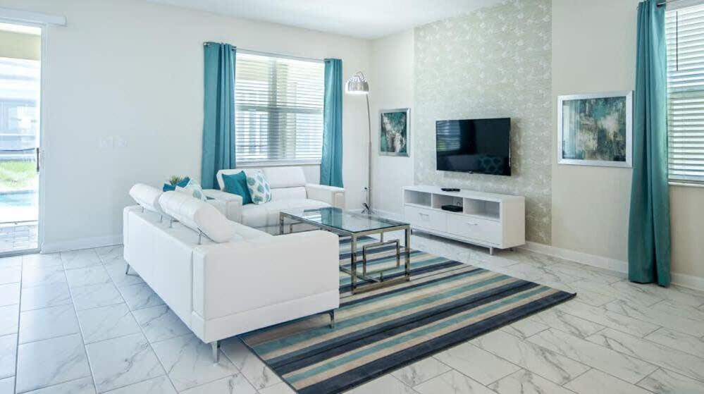Beautiful 7Bed Pool Home with Game Room-820DSD view 3