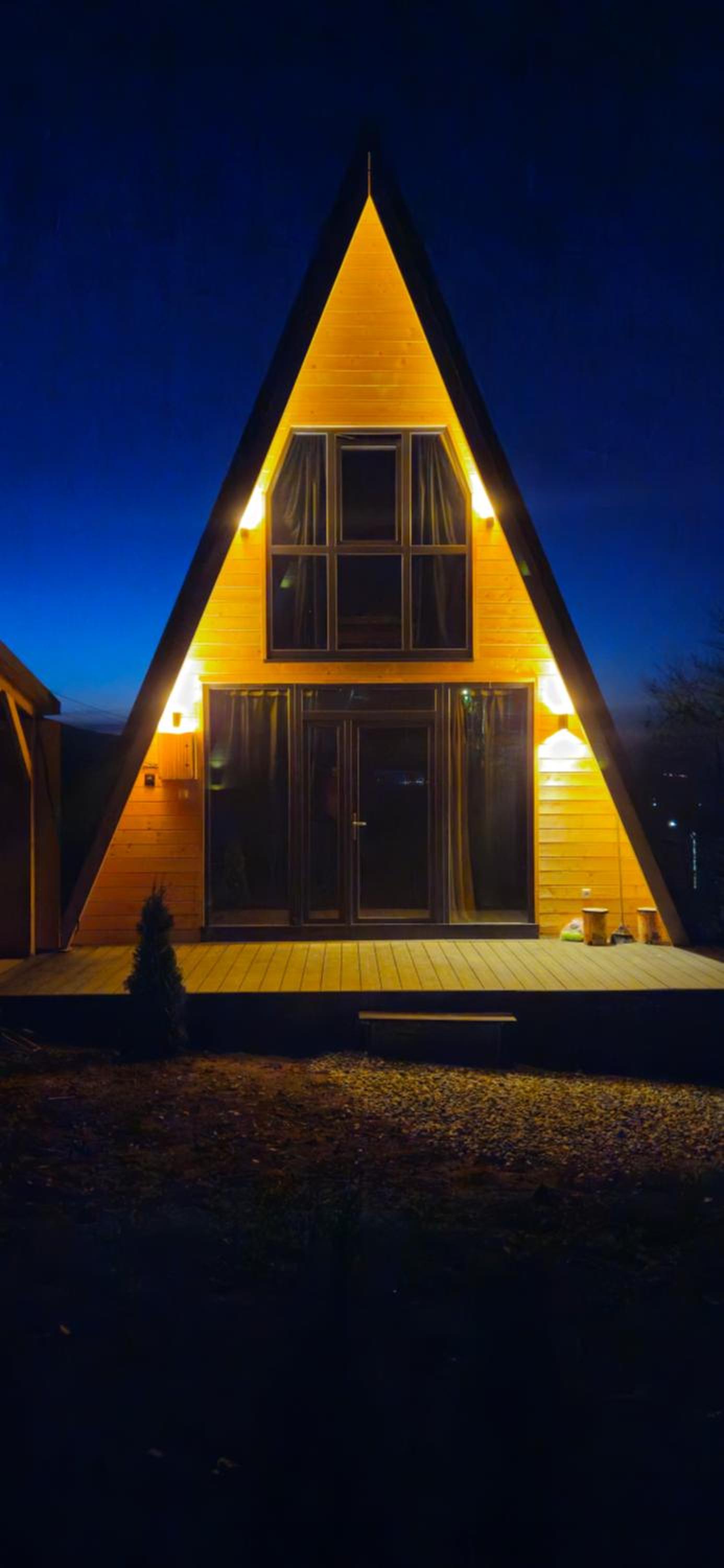 E&T-Cabin A frame view 5