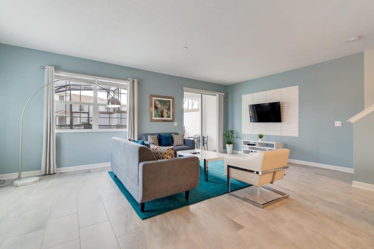 Beautiful 5 Bed Town Home with Splash Pool-1551SD view 2