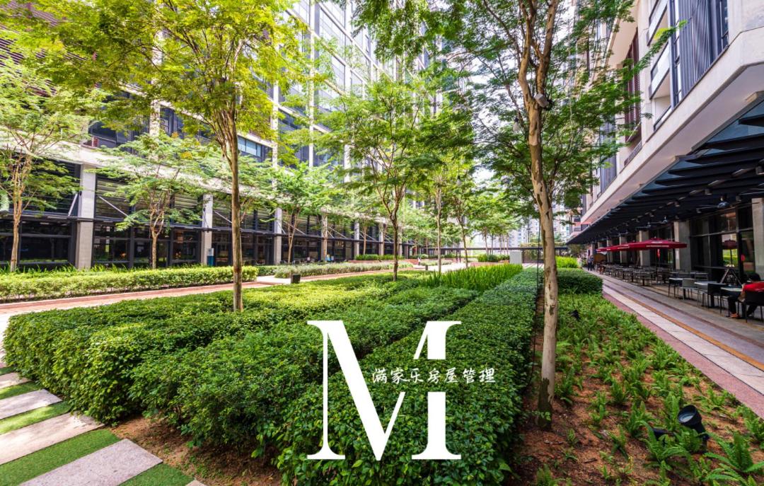 Arcoris Mont Kiara 2# Sunway 163# 2-Bedroom with balcony 2-4Pax