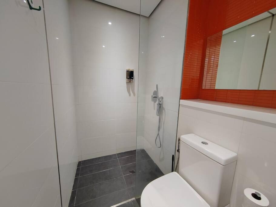Arcoris Mont Kiara 2# Sunway 163# 2-Bedroom with balcony 2-4Pax