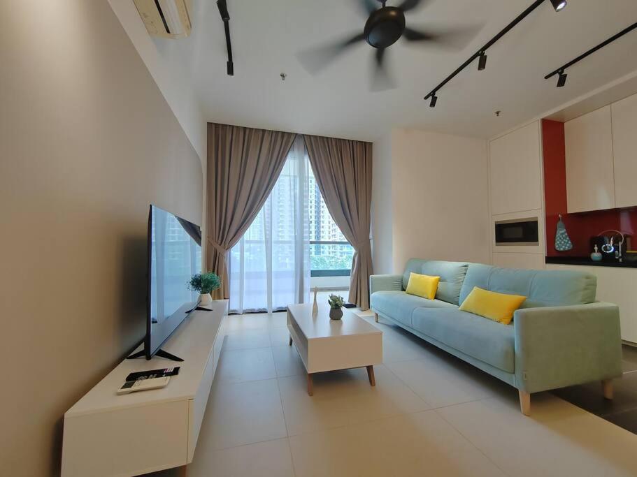 Arcoris Mont Kiara 2# Sunway 163# 2-Bedroom with balcony 2-4Pax