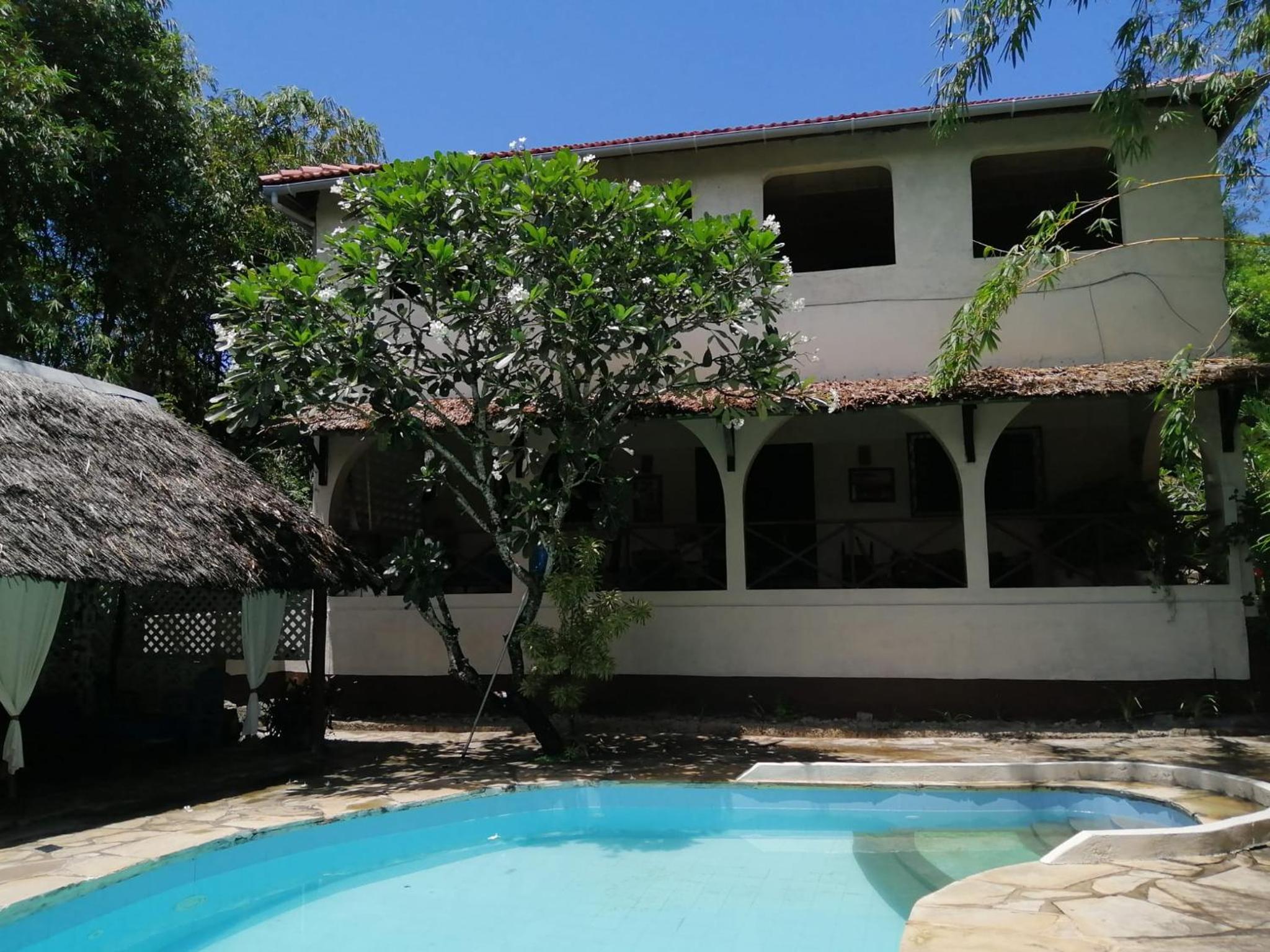 Sunset Villa's Tropical Garden House