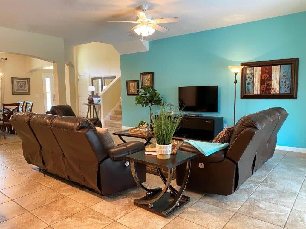 Spacious 5Bd Pool Hm Spa Gm Watersong -256YS view 3