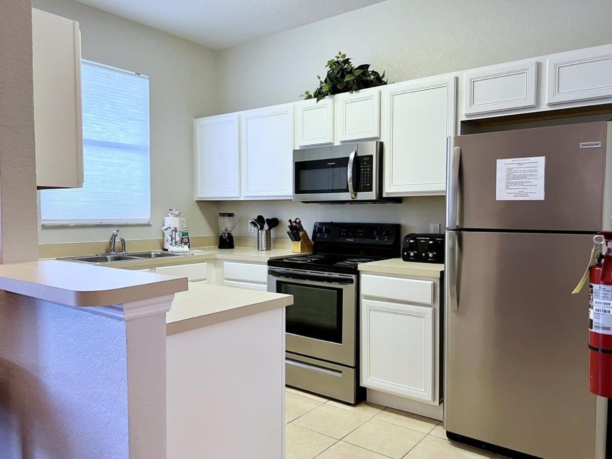 Spacious 4Bd TH Regal Palms 2530CA view 3
