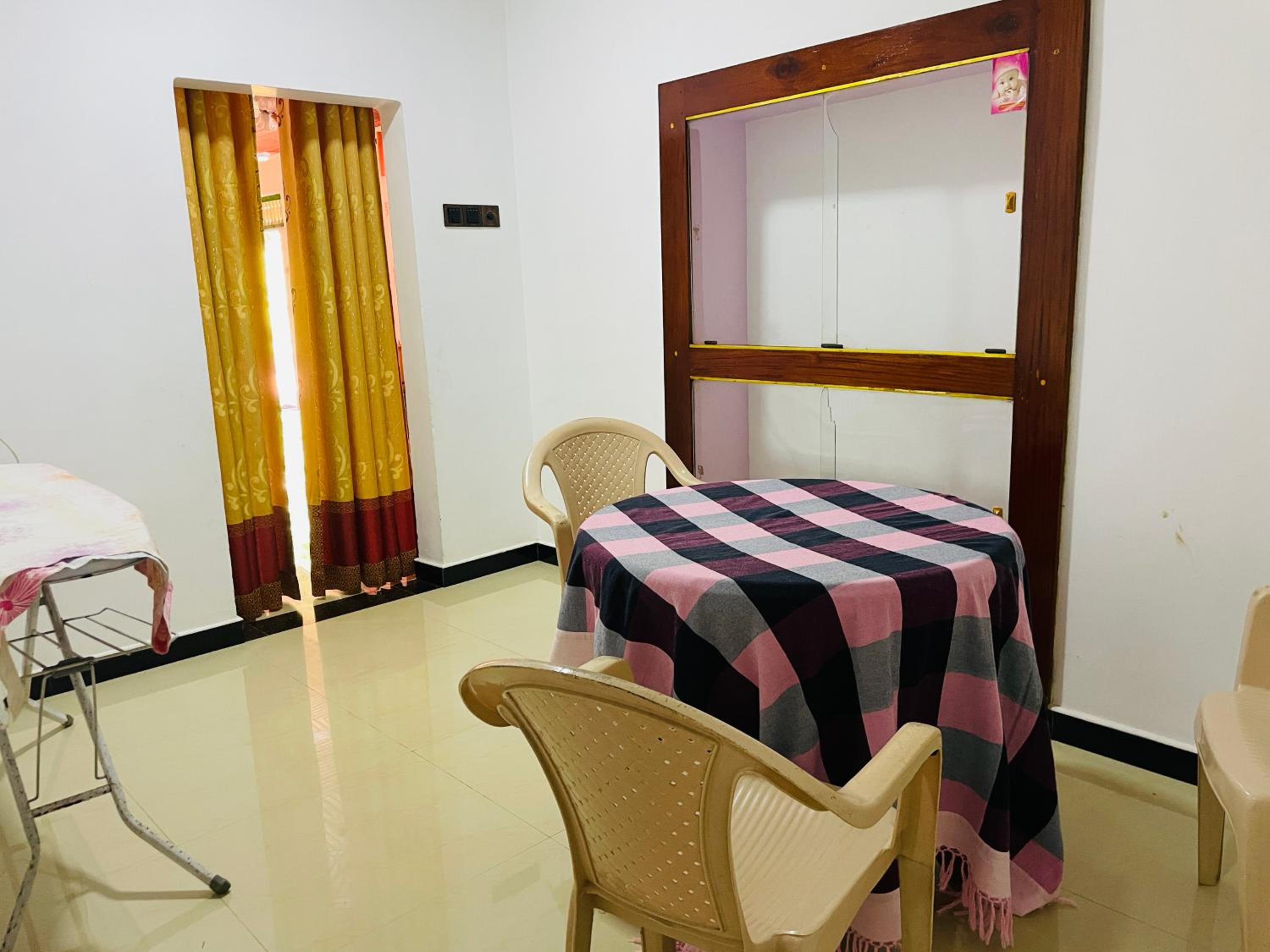 Sathsarani House