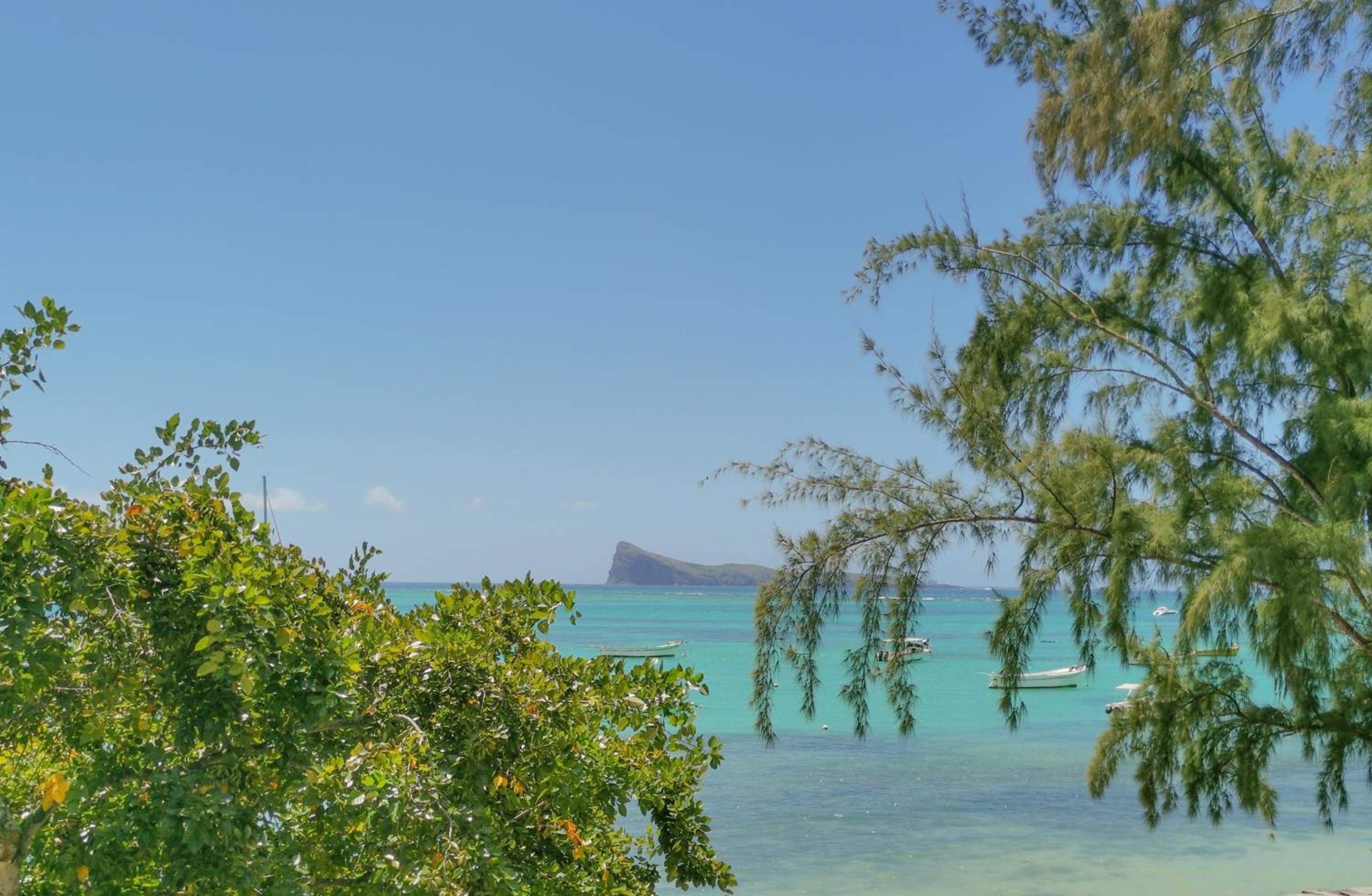Chic Home with Private Pool, 1 min to Beach