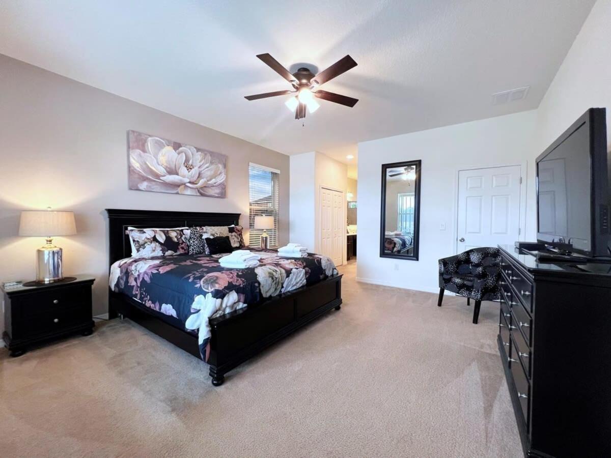 Relaxing 5 Bed Pool Home with Game Room-227YSD view 5
