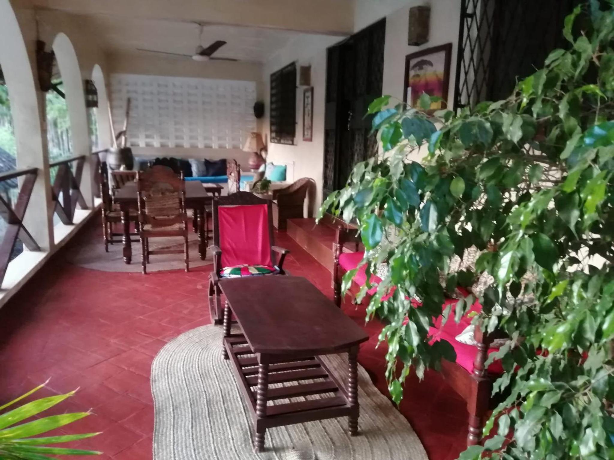 Sunset Villa's Tropical Garden House