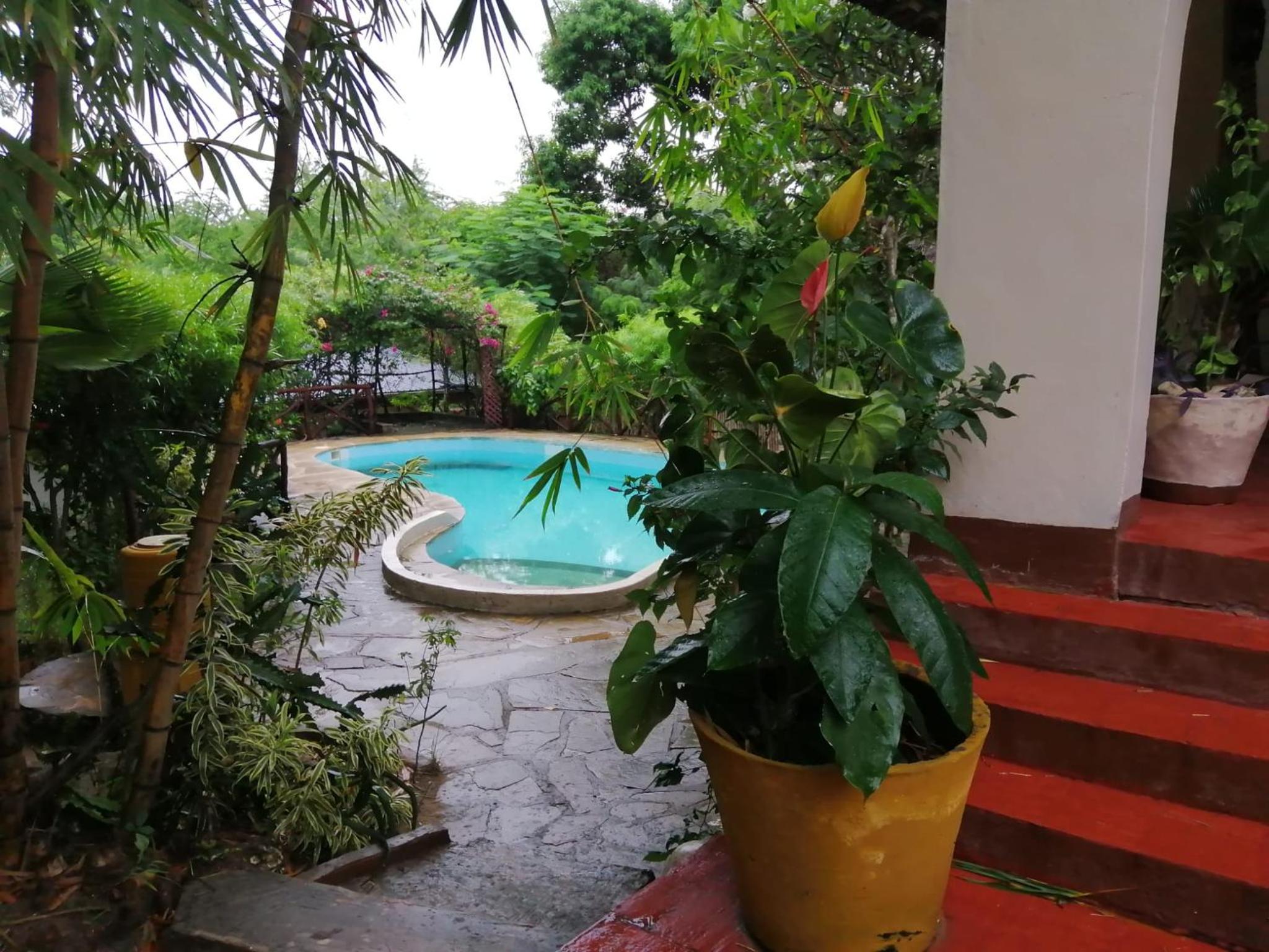 Sunset Villa's Tropical Garden House