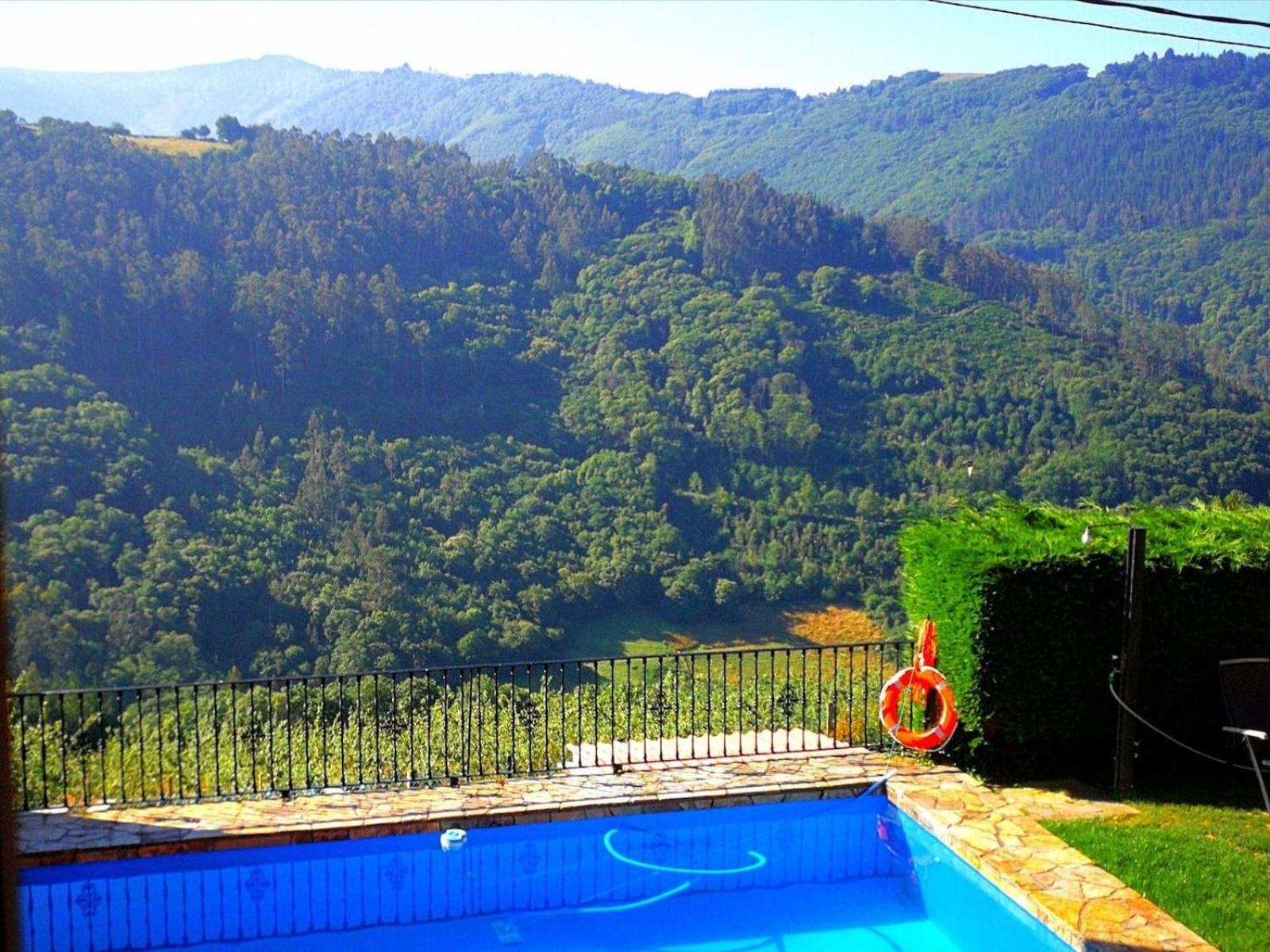 Apartamento vacacional con piscina