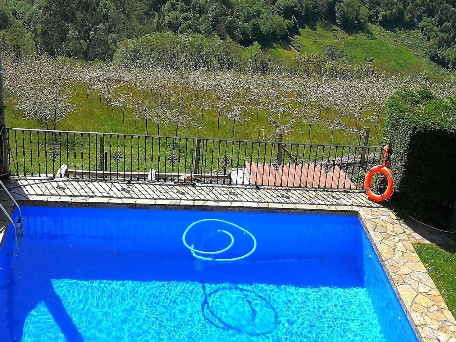 Apartamento vacacional con piscina