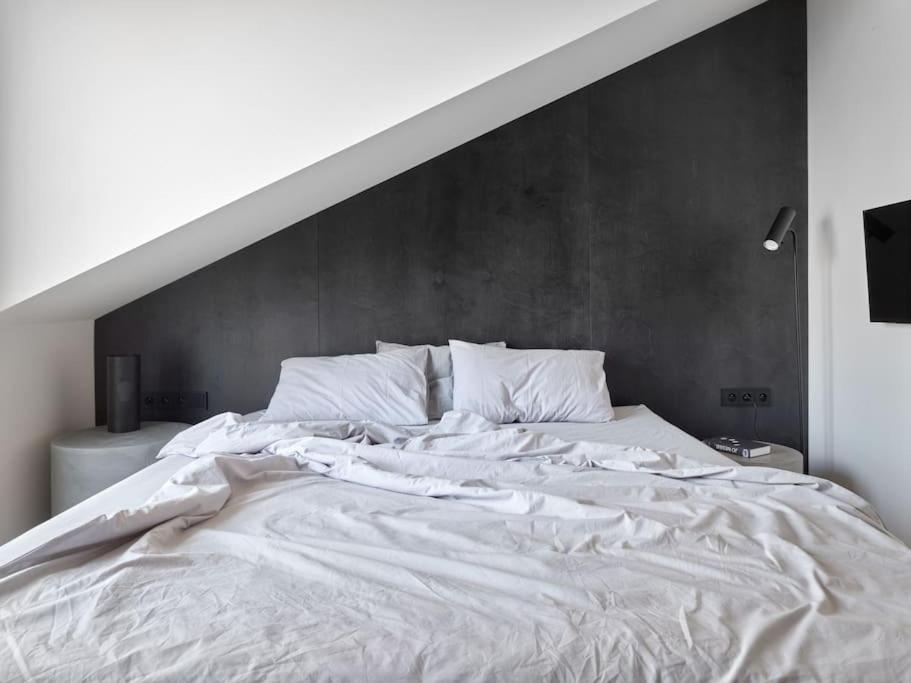 Rooftop Penthouse with Terrace, Prime Location