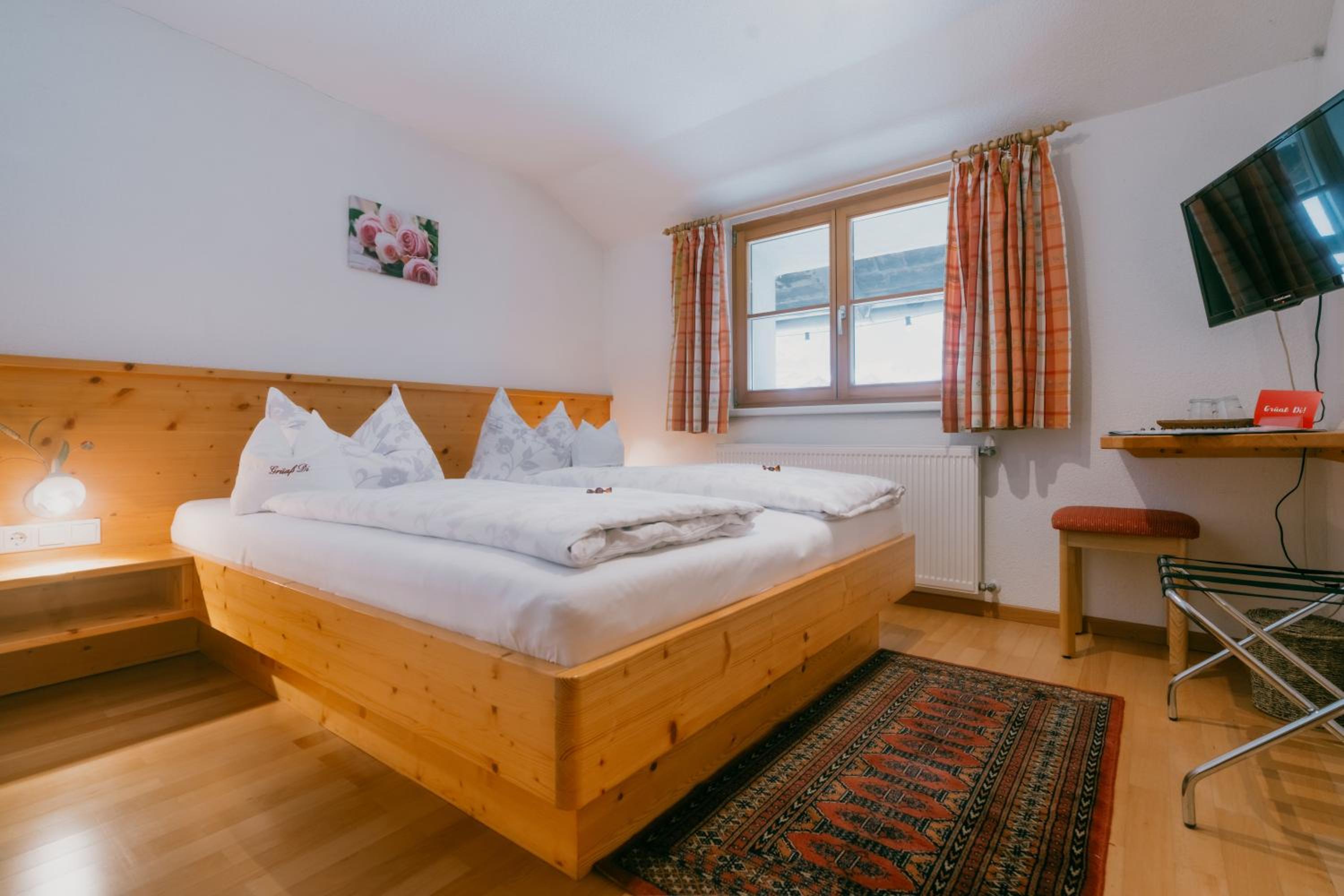 Faneskla Apartments