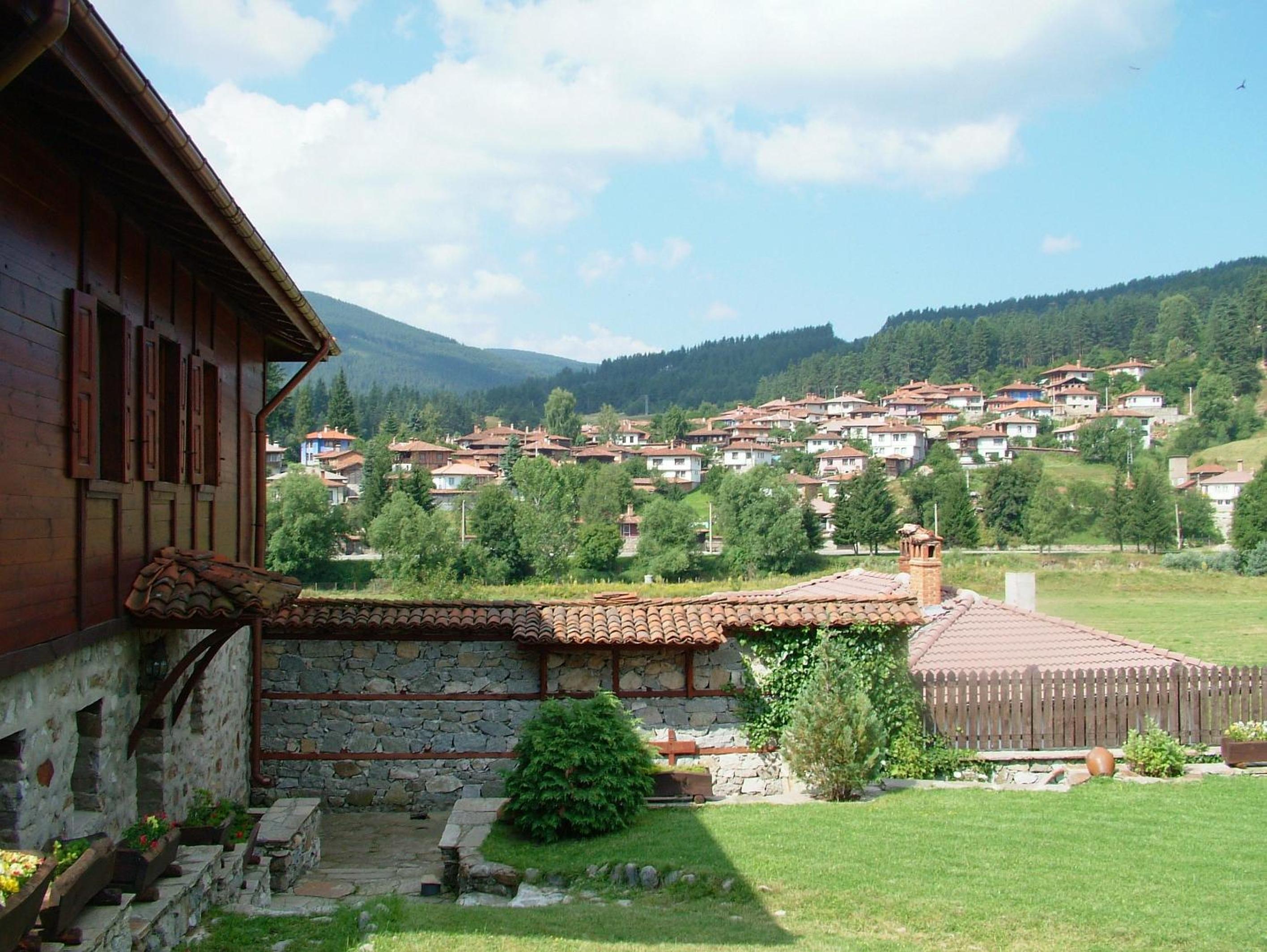 Hadji Neikovi Guest Houses