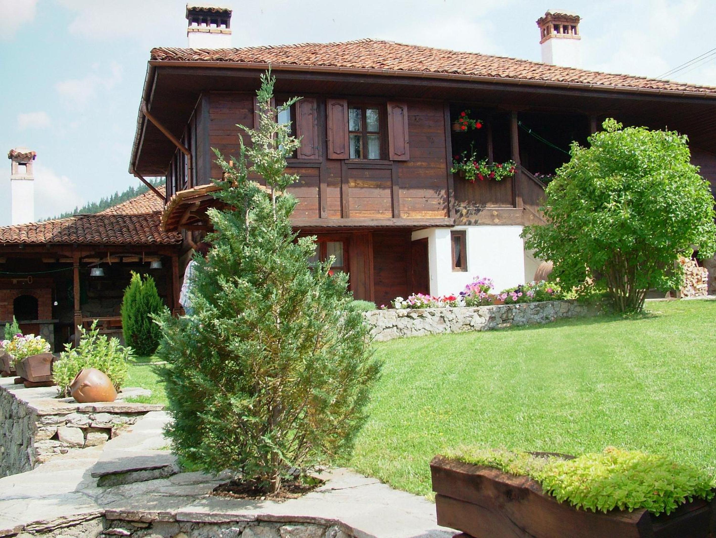 Hadji Neikovi Guest Houses