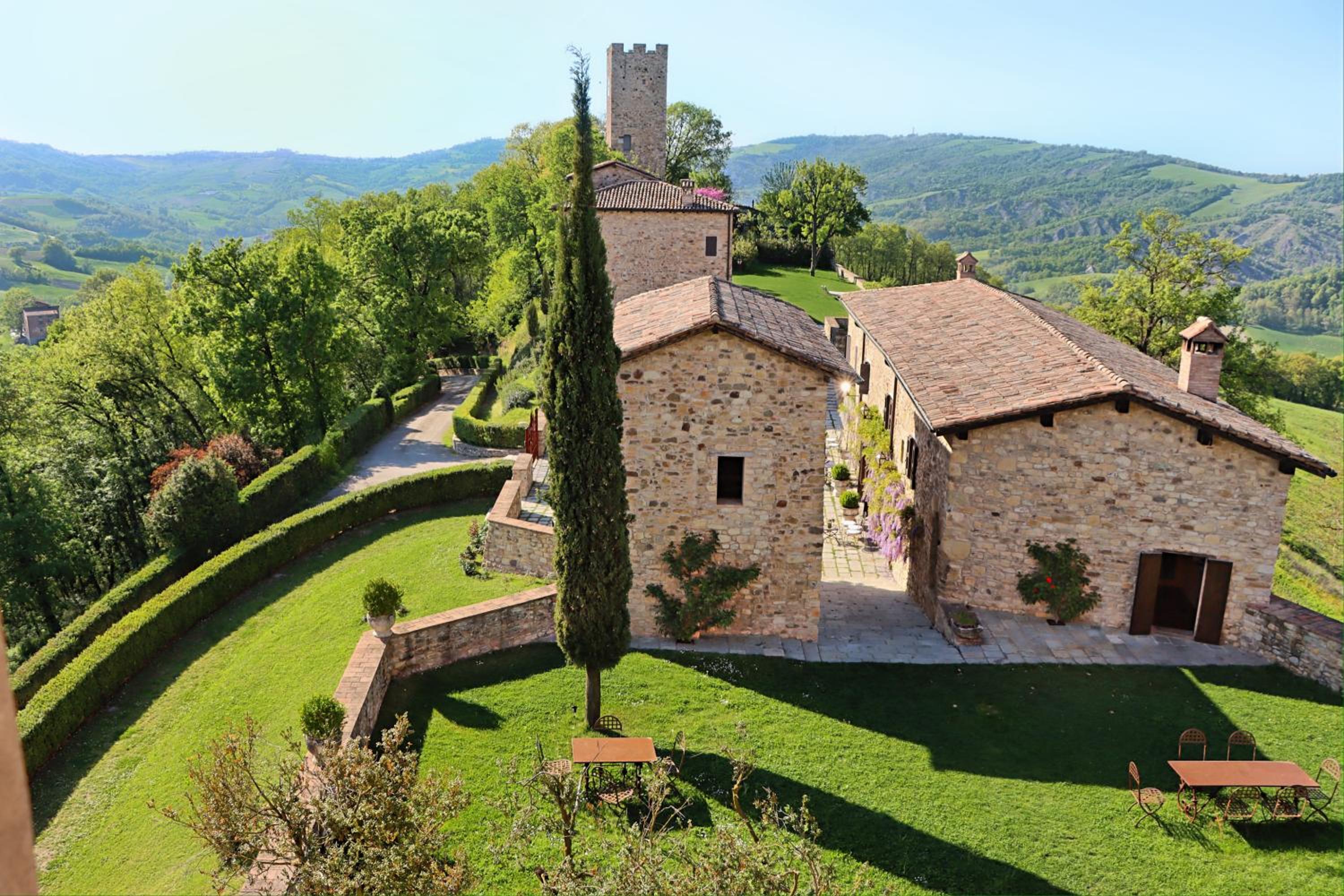 Castello di Viano view 4