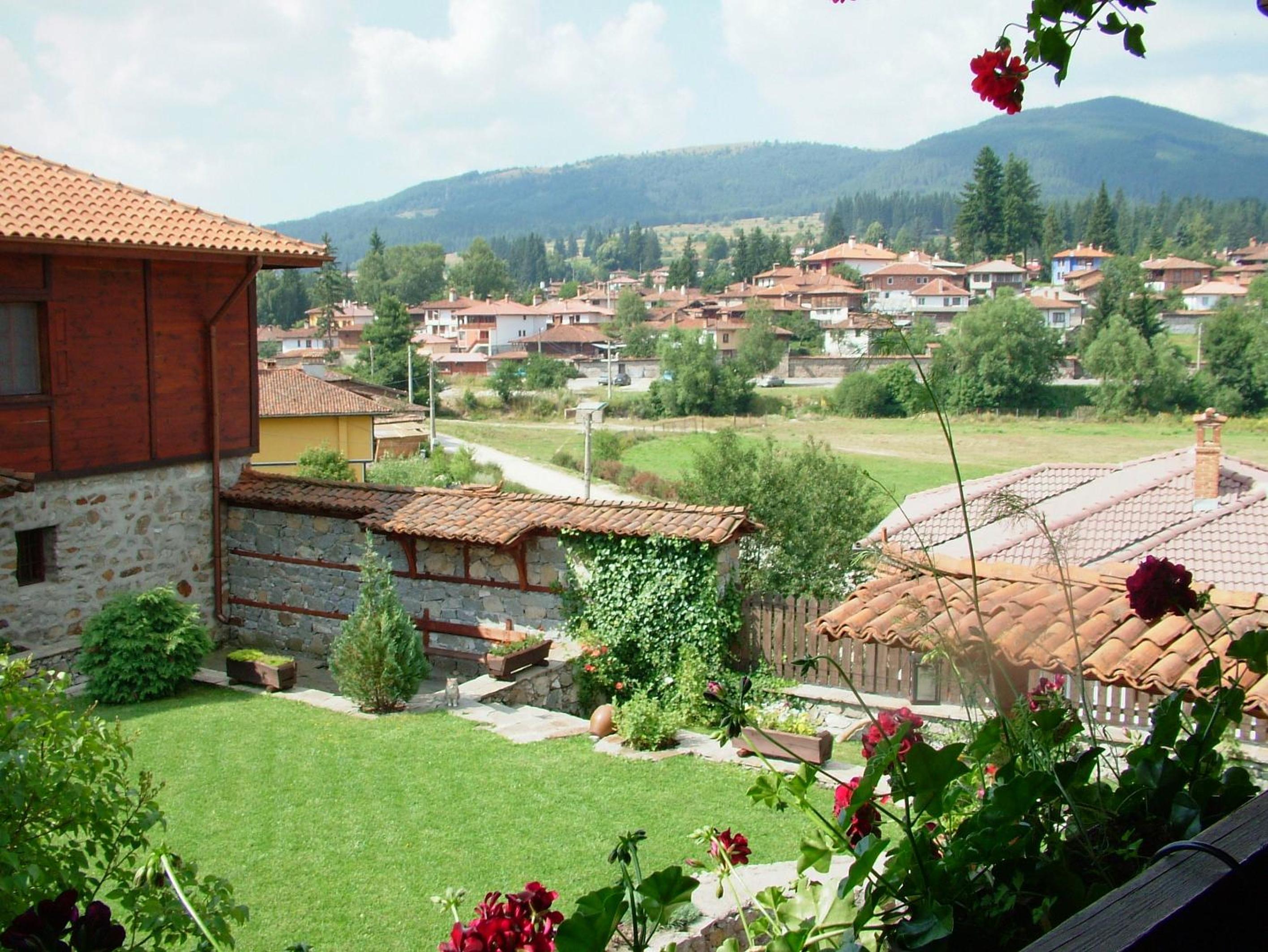 Hadji Neikovi Guest Houses