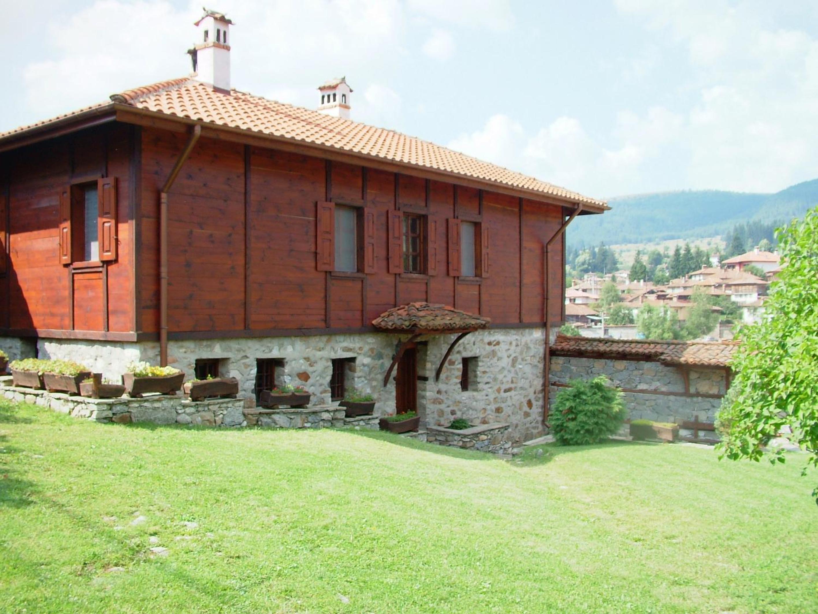 Hadji Neikovi Guest Houses