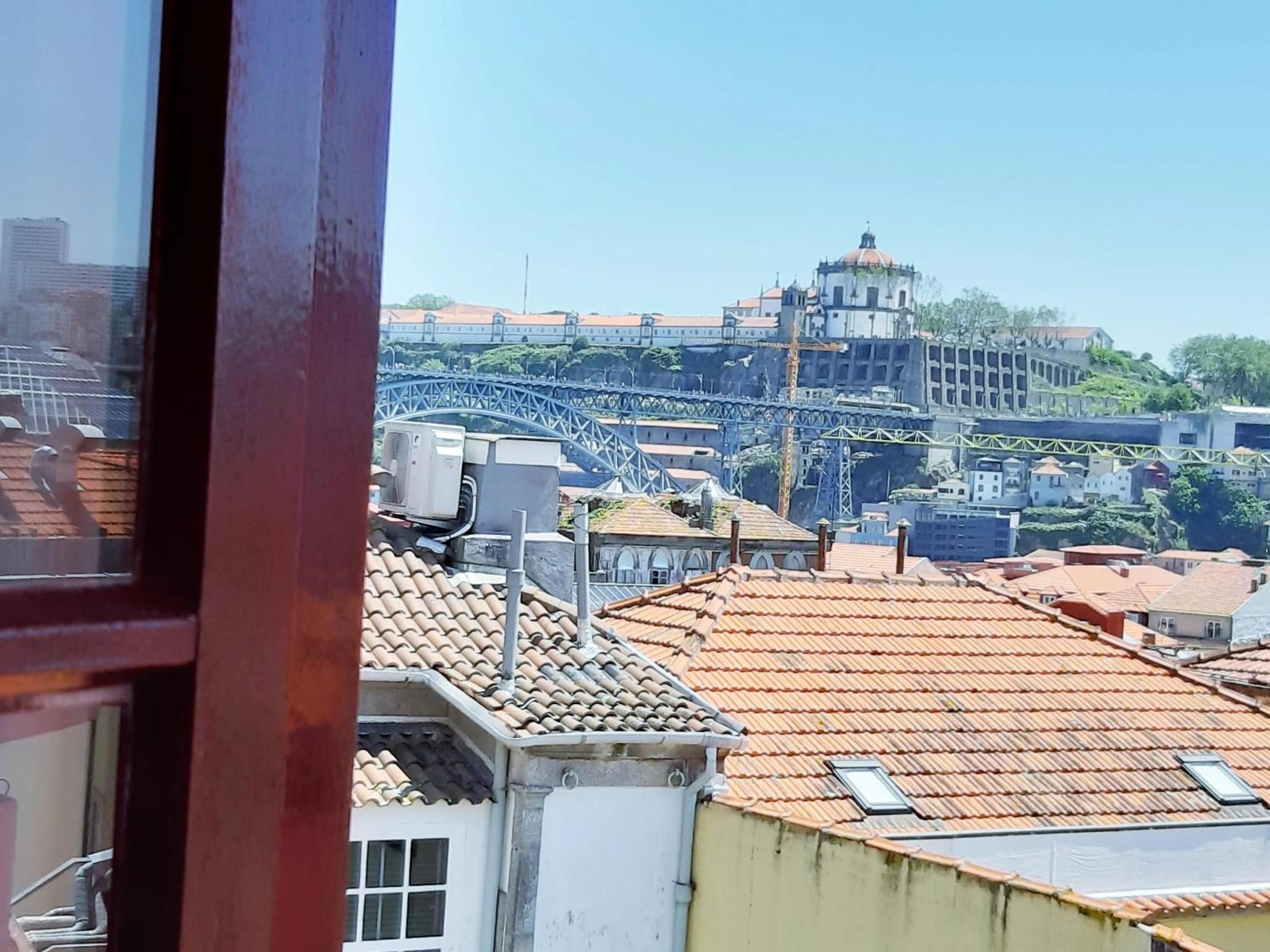 Stylish Apartment in Porto Balcony view 2