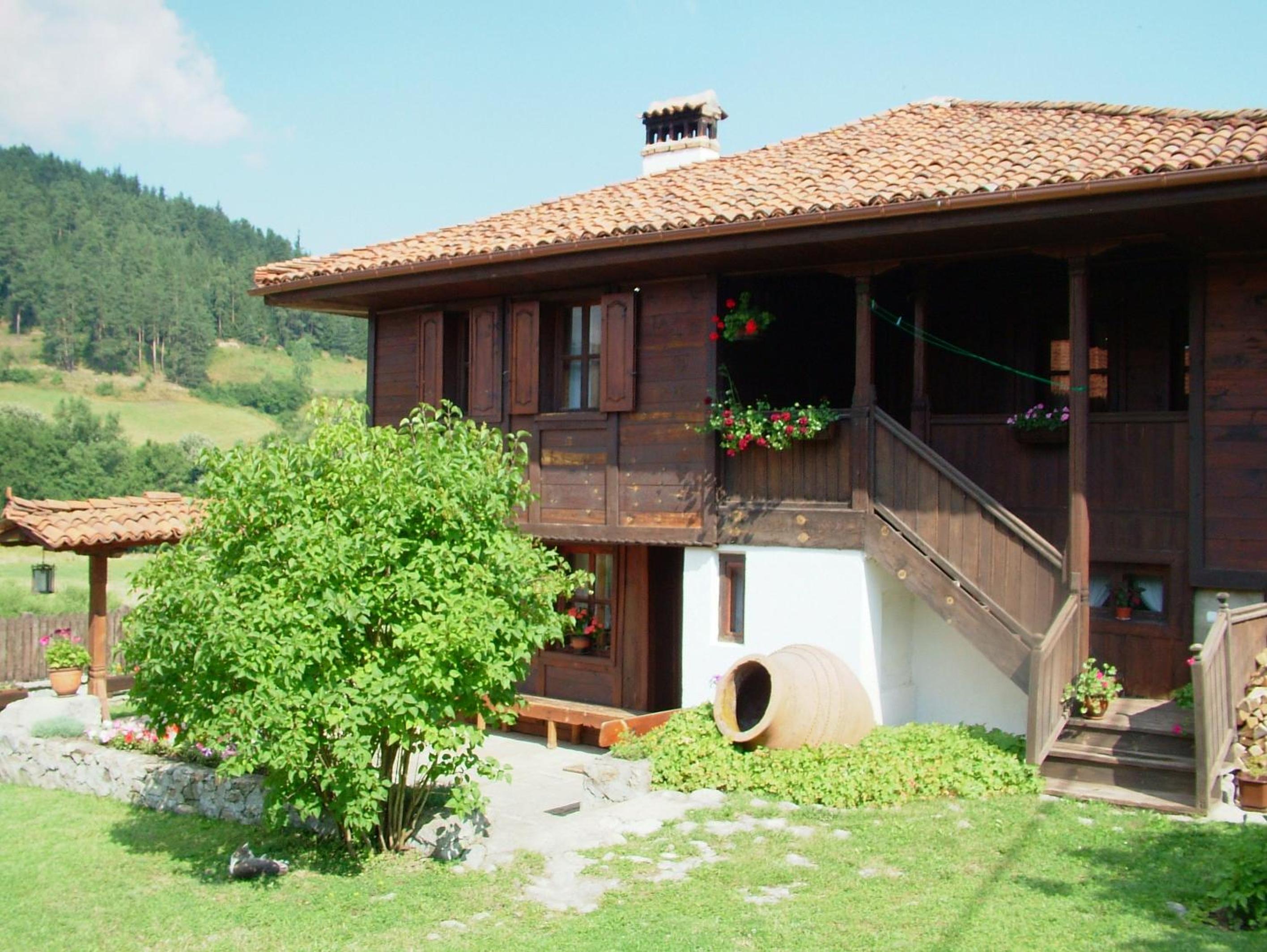 Hadji Neikovi Guest Houses