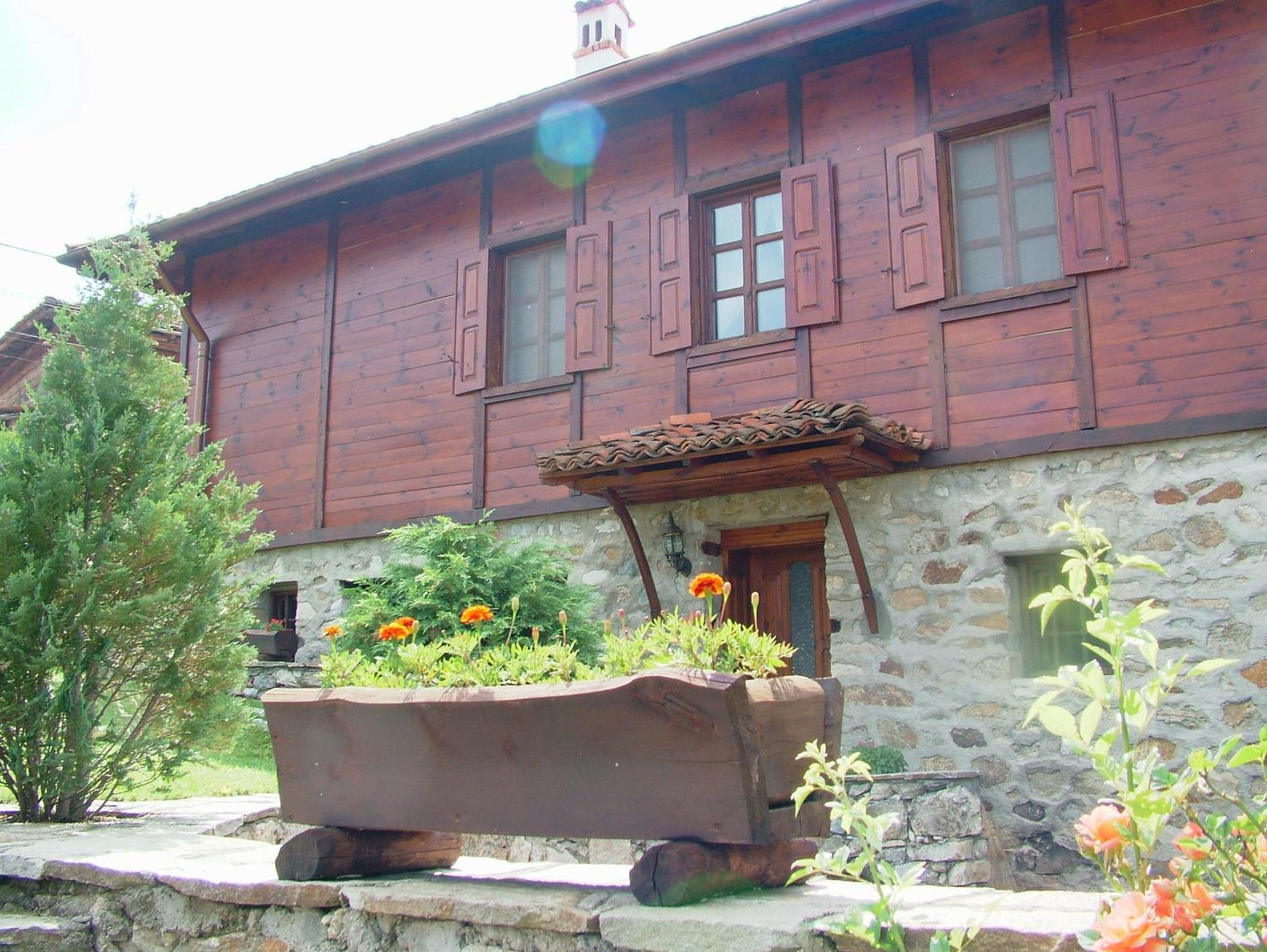 Hadji Neikovi Guest Houses
