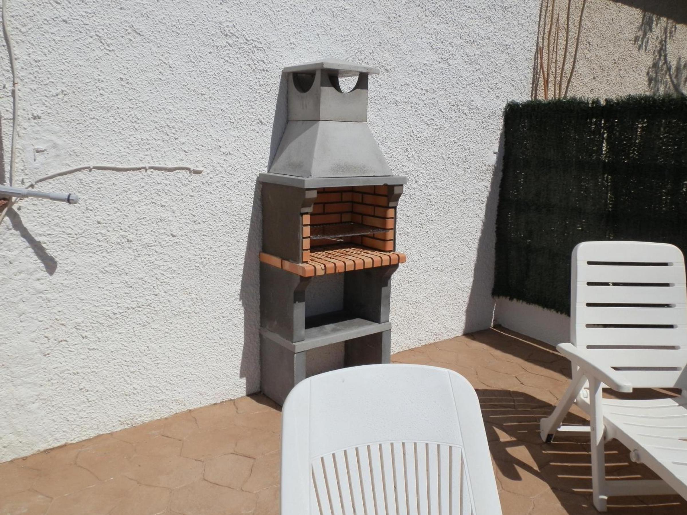 Casa cerca del mar con piscina privada, wifi gratis, aire acondicionado opcional, ¡Mascotas bienvenidas! - ES-184-18 view 3