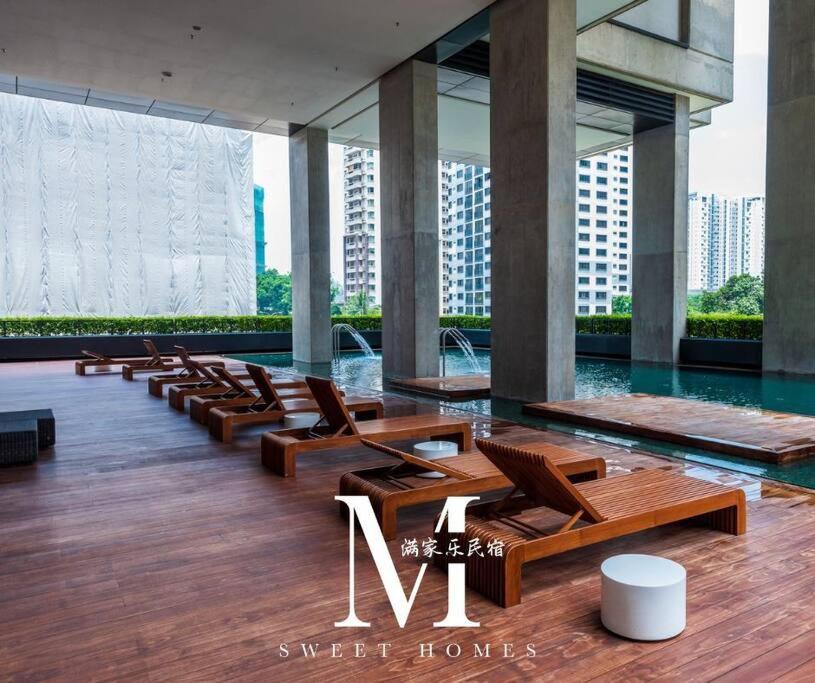 Arcoris Mont Kiara 18# Deluxe One Bedroom Balcony #1-2Pax Mont Kiara KL