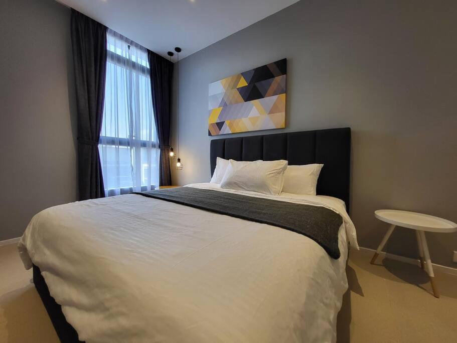 Arcoris Mont Kiara 18# Deluxe One Bedroom Balcony #1-2Pax Mont Kiara KL