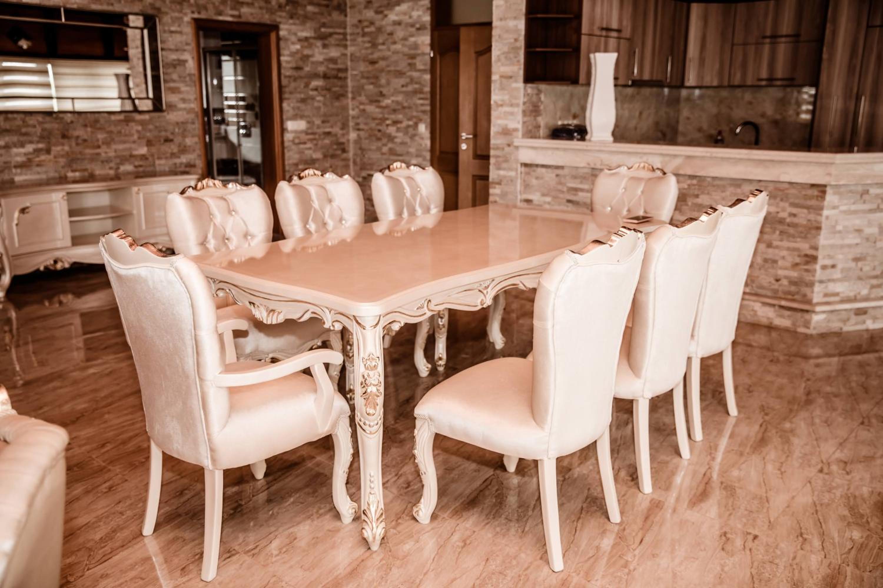 Lux Villa Emina