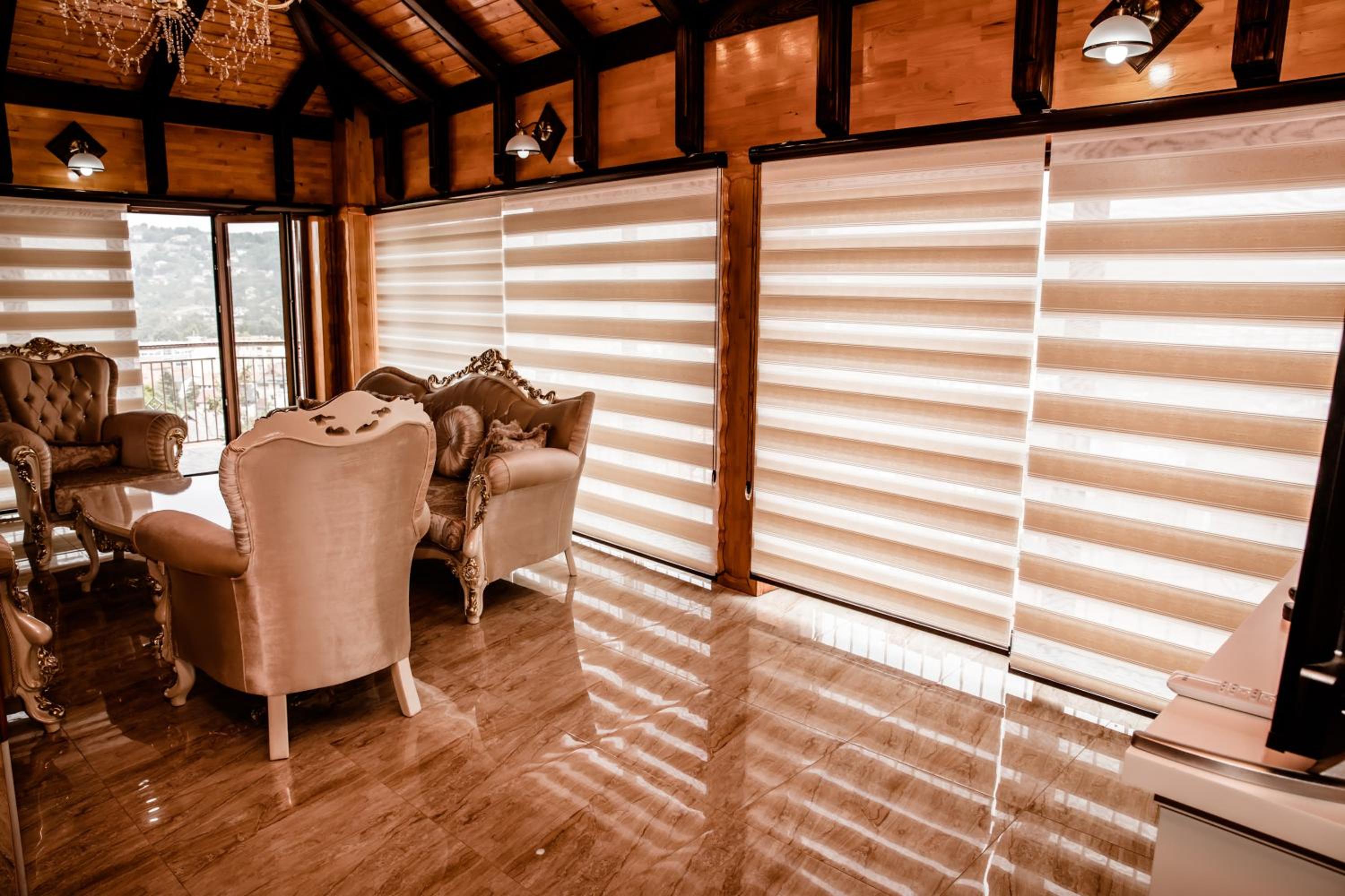 Lux Villa Emina
