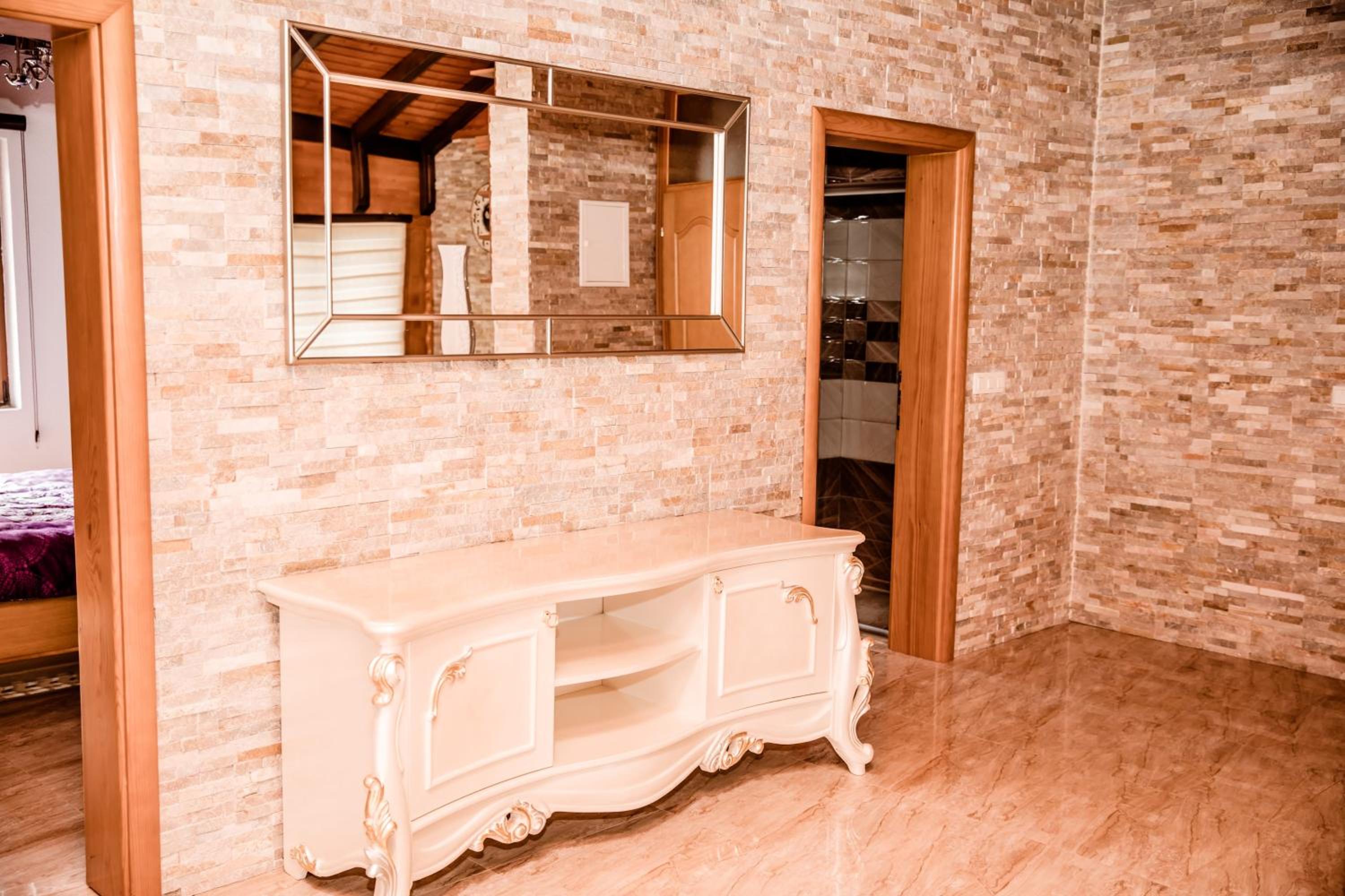 Lux Villa Emina
