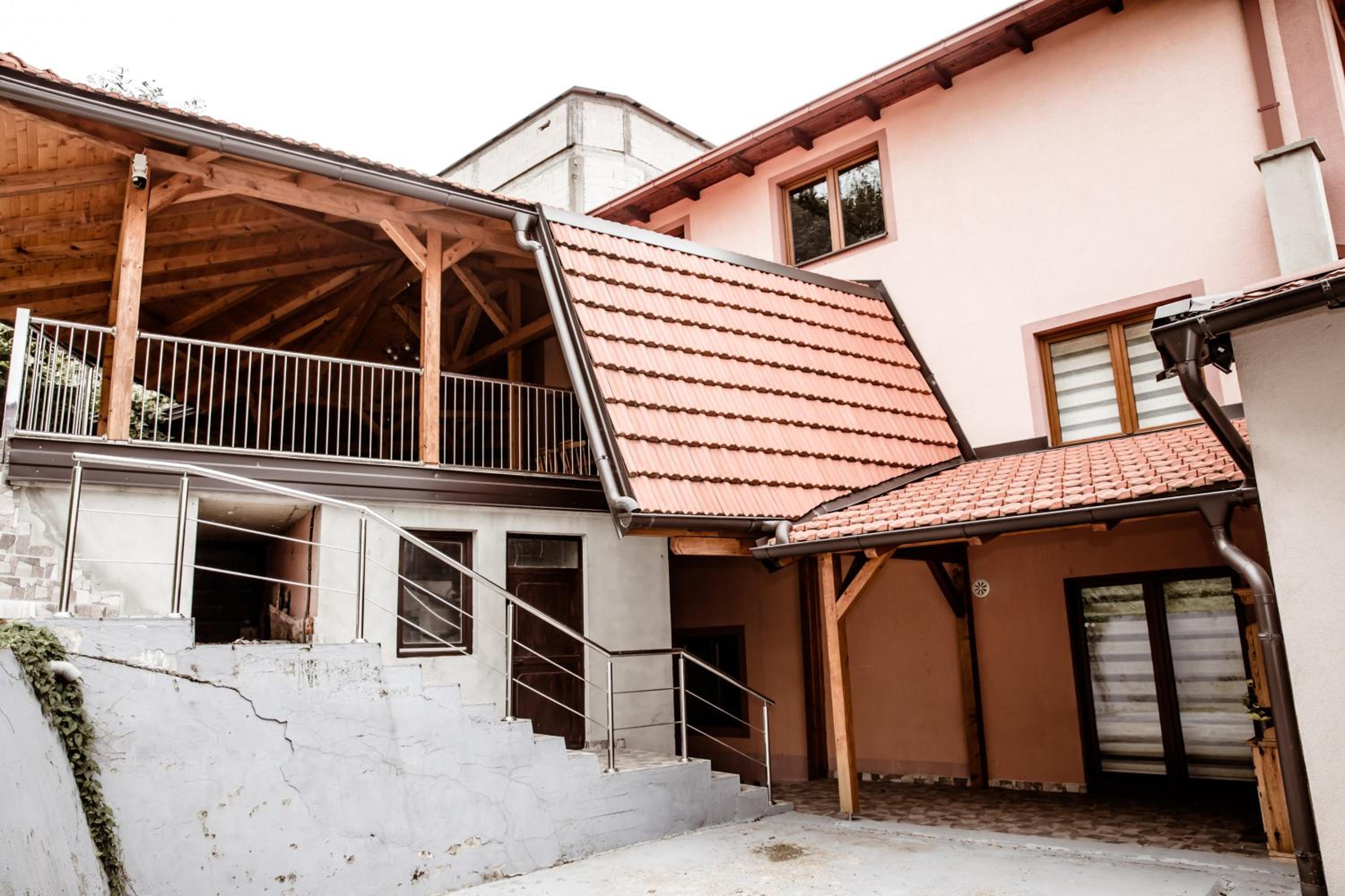 Lux Villa Emina