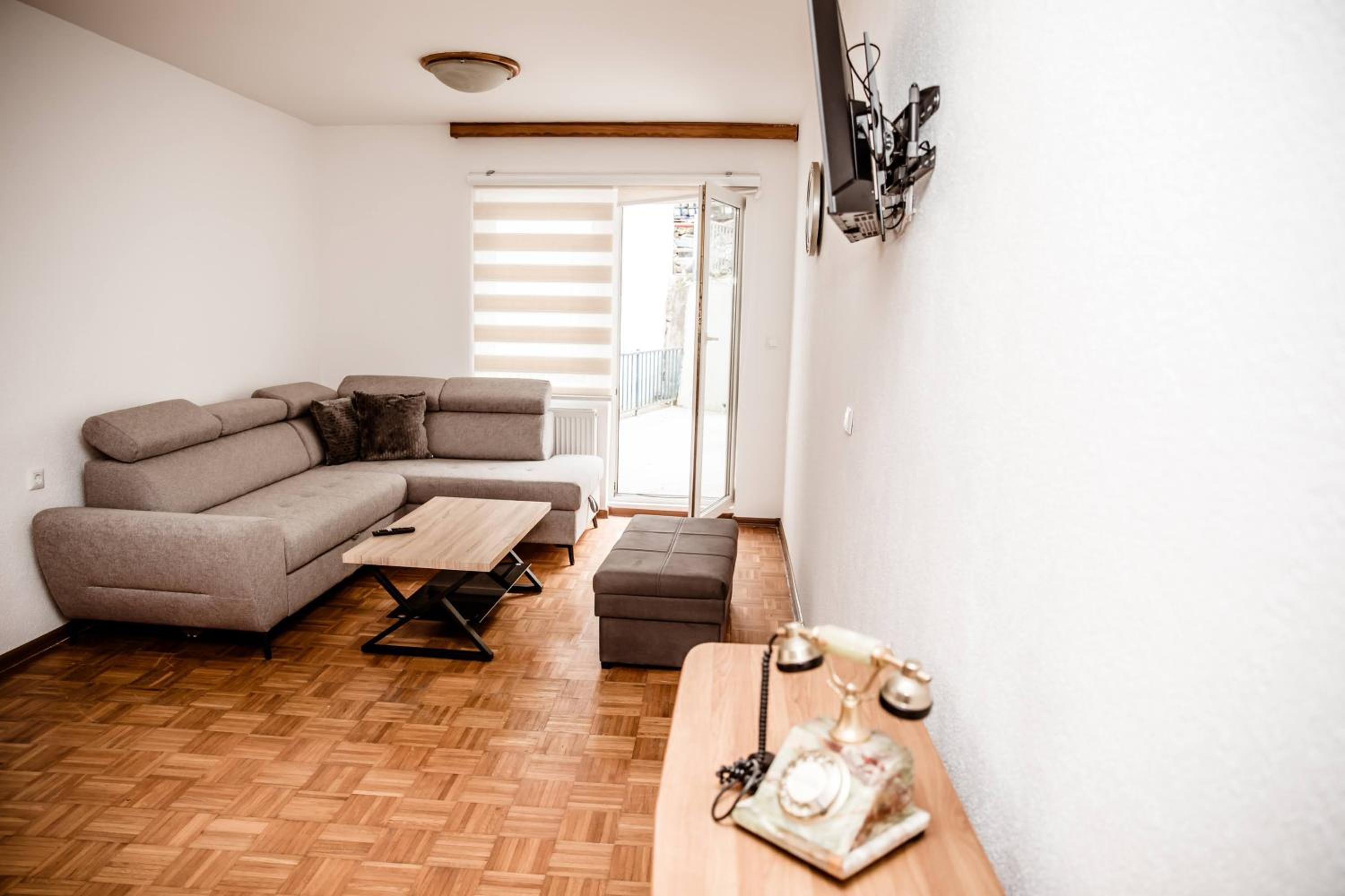 Lux Villa Emina