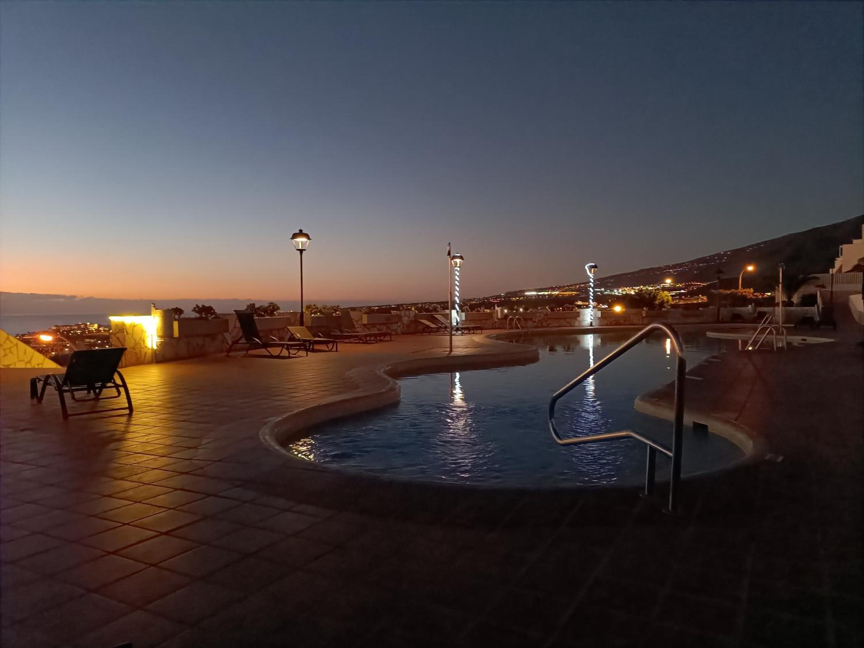 Costa Adeje Topfloor corner panoramics views & pools
